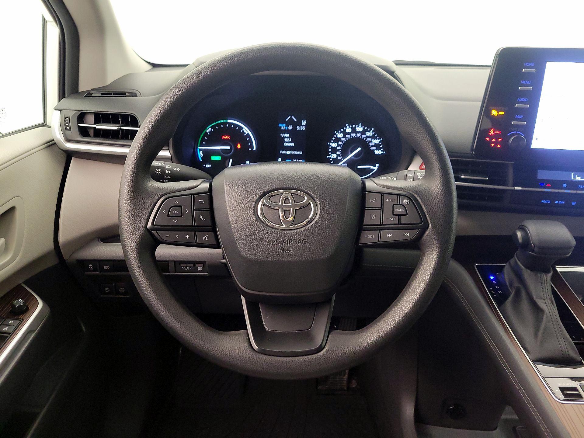 Thumbnail: 2024 Toyota Sienna - 10