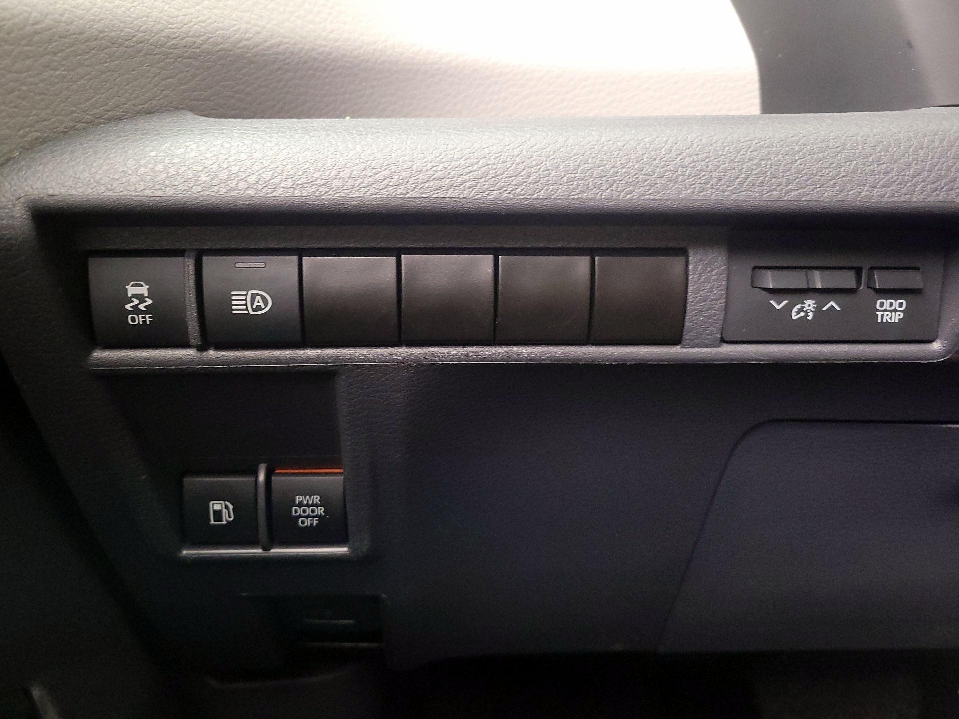 Thumbnail: 2024 Toyota Sienna - 13