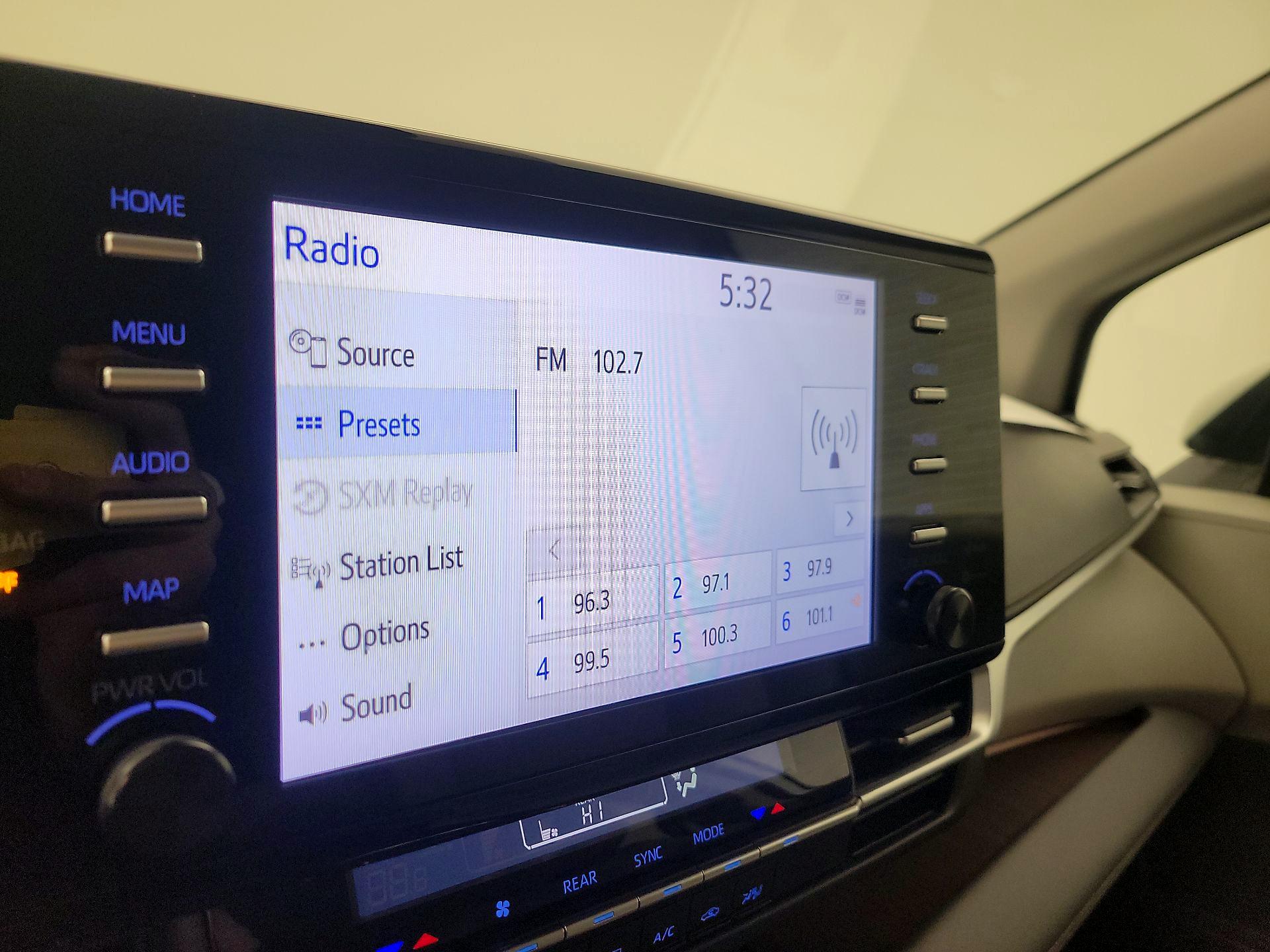 Thumbnail: 2024 Toyota Sienna - 15