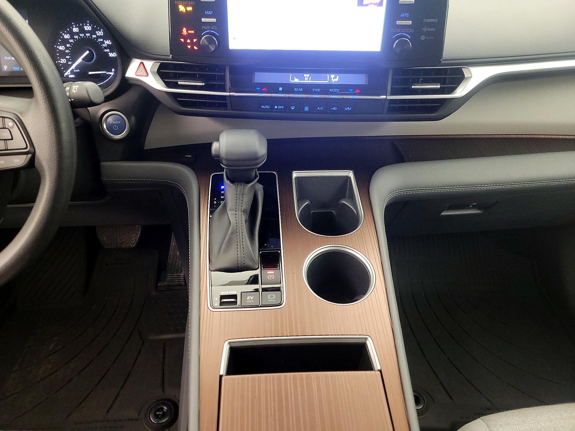 Thumbnail: 2024 Toyota Sienna - 17