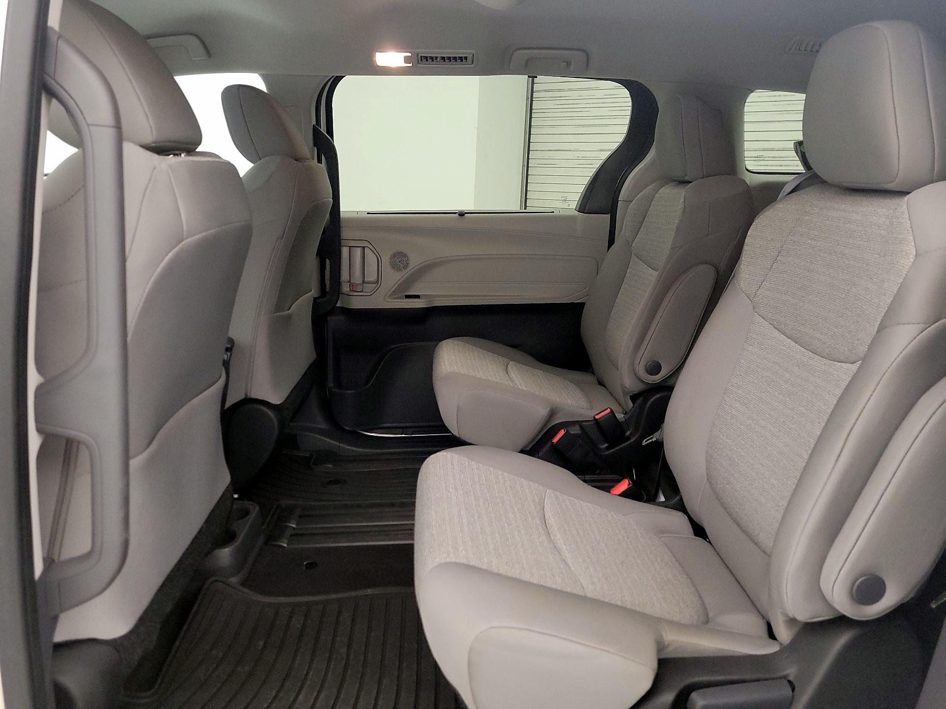 Thumbnail: 2024 Toyota Sienna - 19