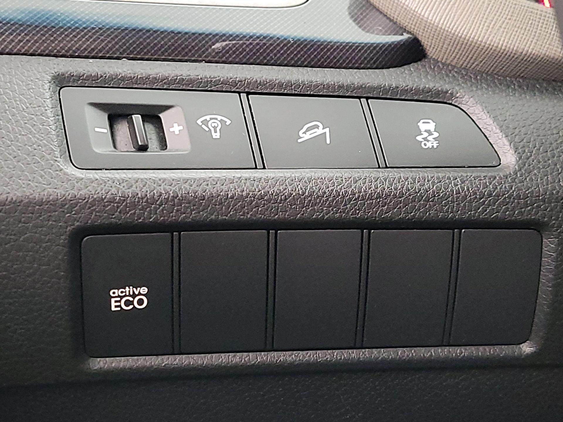 Thumbnail: 2014 Hyundai Santa Fe - 13