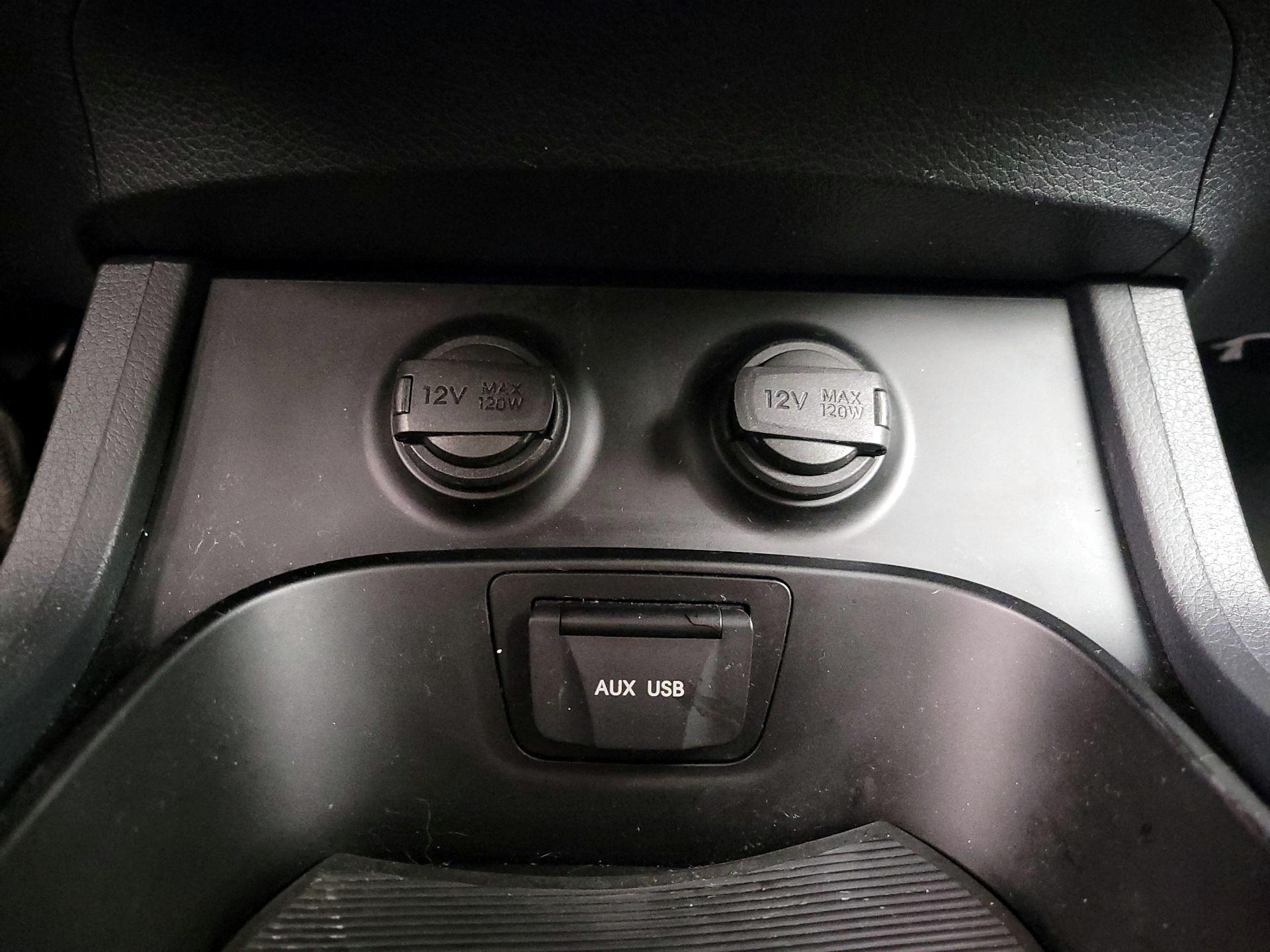 Thumbnail: 2014 Hyundai Santa Fe - 18