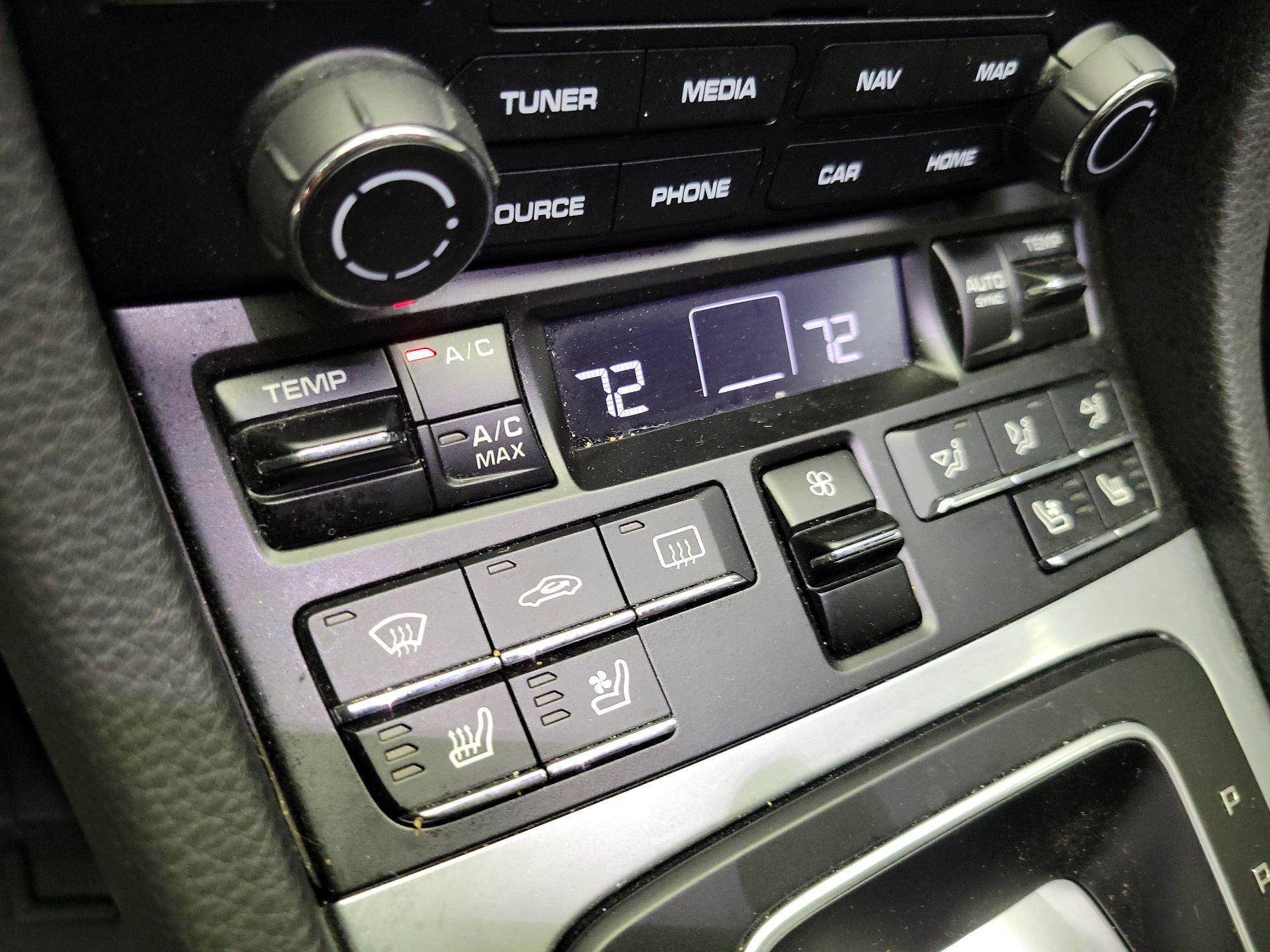 Thumbnail: 2018 Porsche 718 Cayman - 17