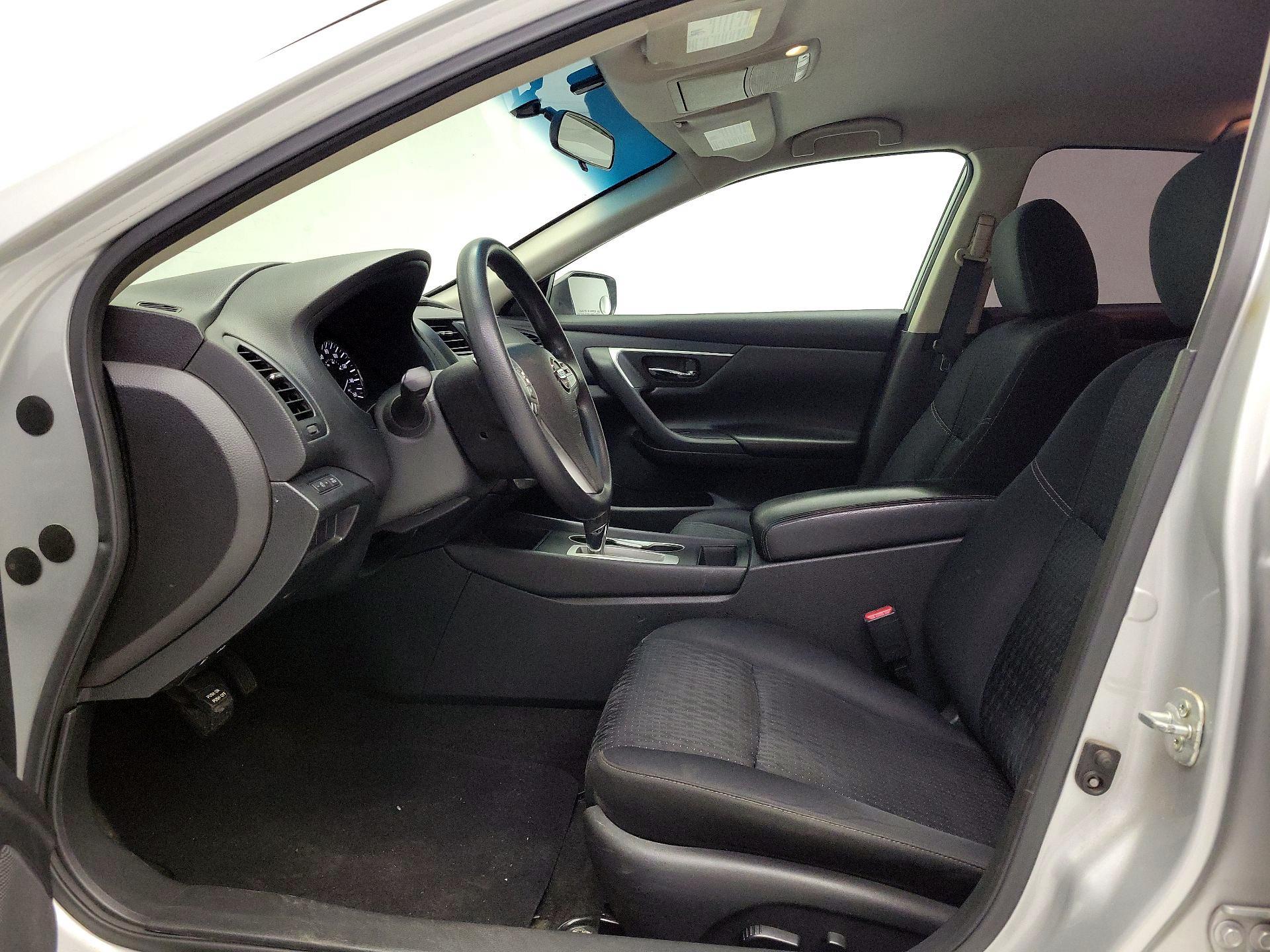 Thumbnail: 2016 Nissan Altima - 11