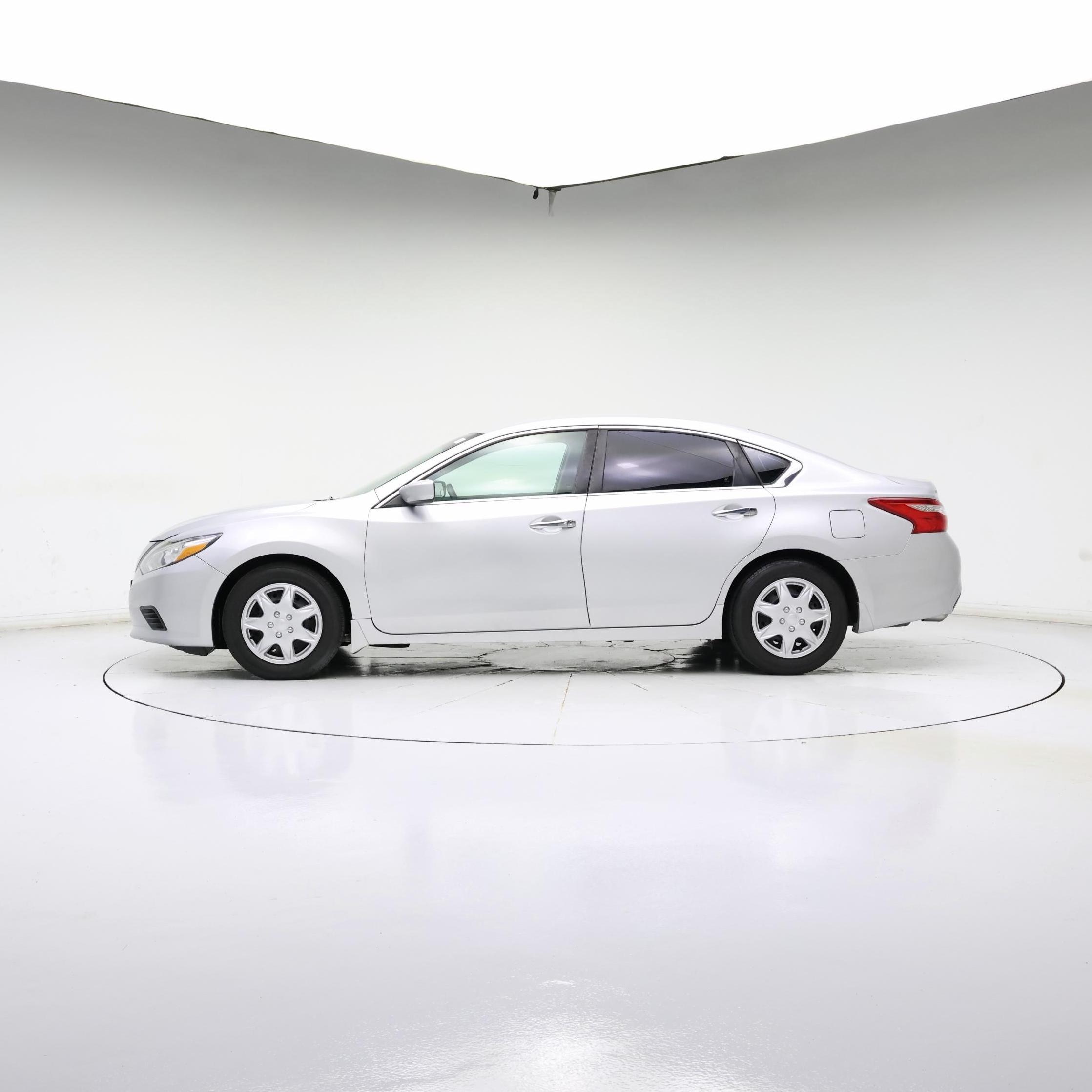 Thumbnail: 2016 Nissan Altima - 3