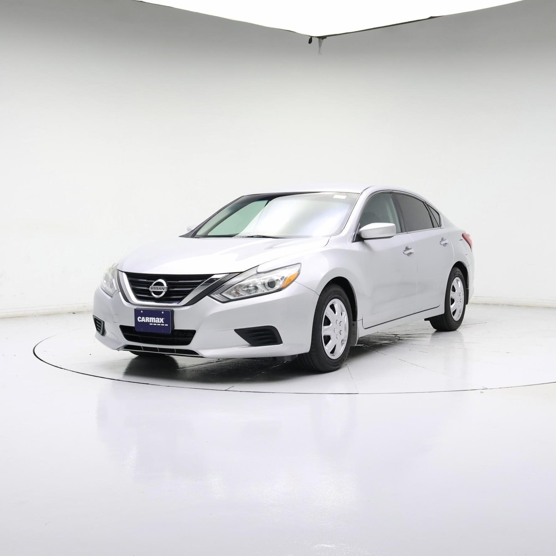 Thumbnail: 2016 Nissan Altima - 4
