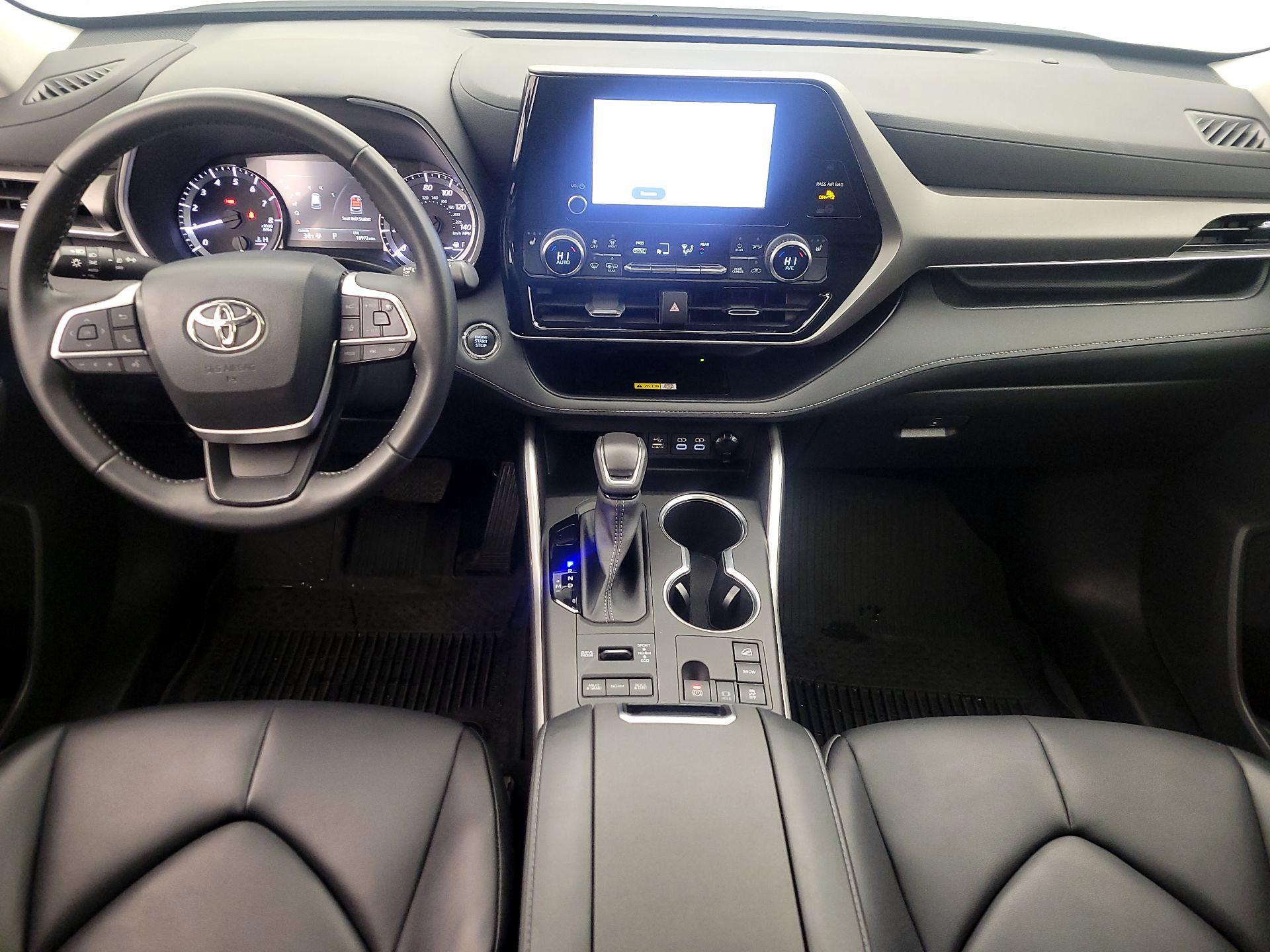 Thumbnail: 2023 Toyota Highlander - 9