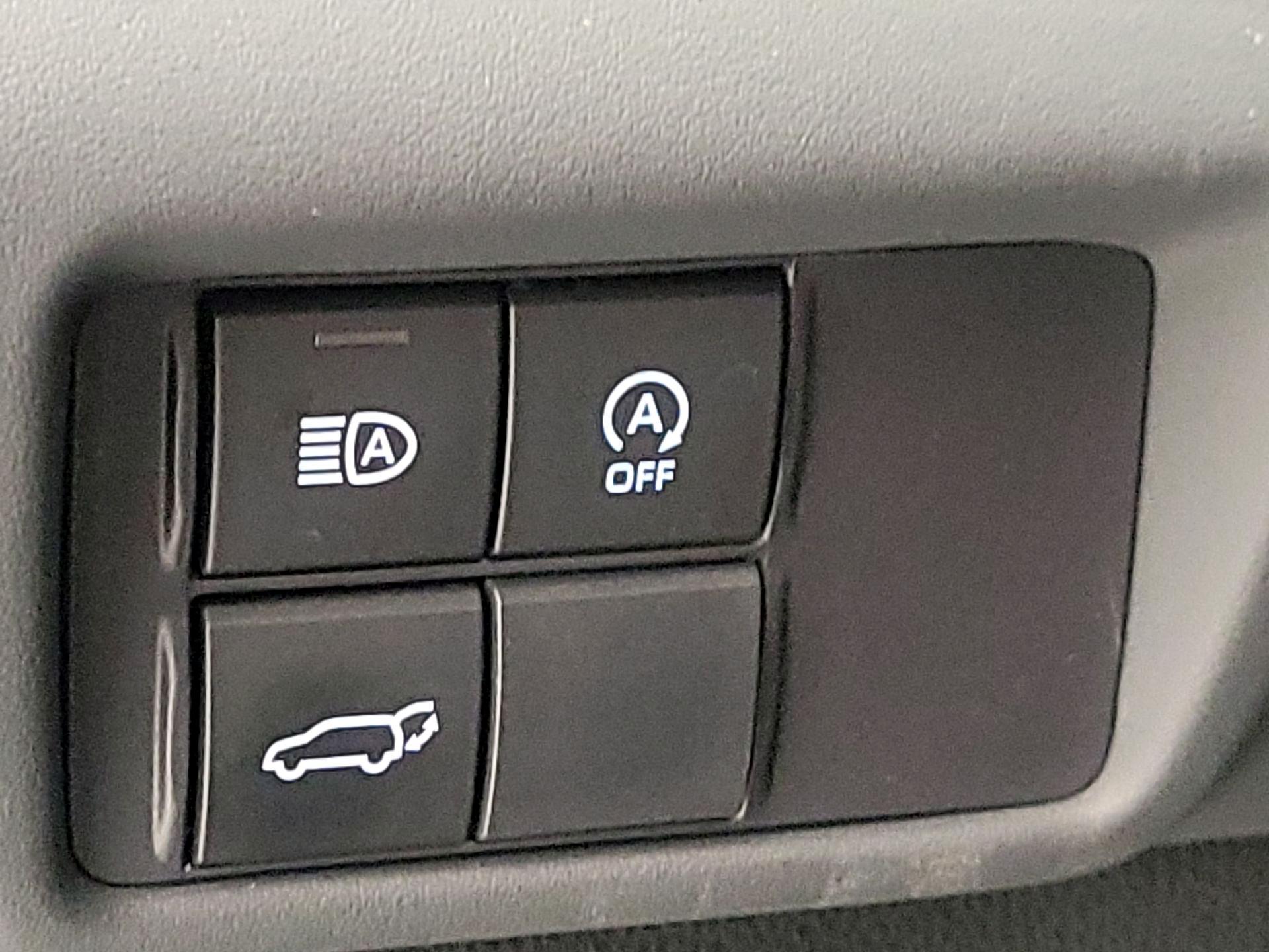 Thumbnail: 2023 Toyota Highlander - 13