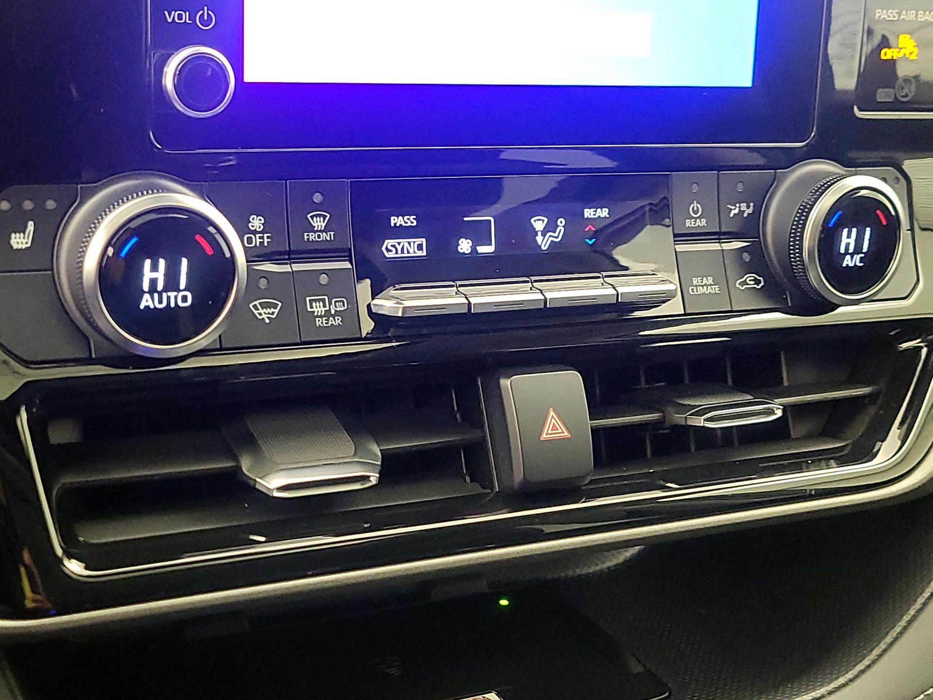 Thumbnail: 2023 Toyota Highlander - 16