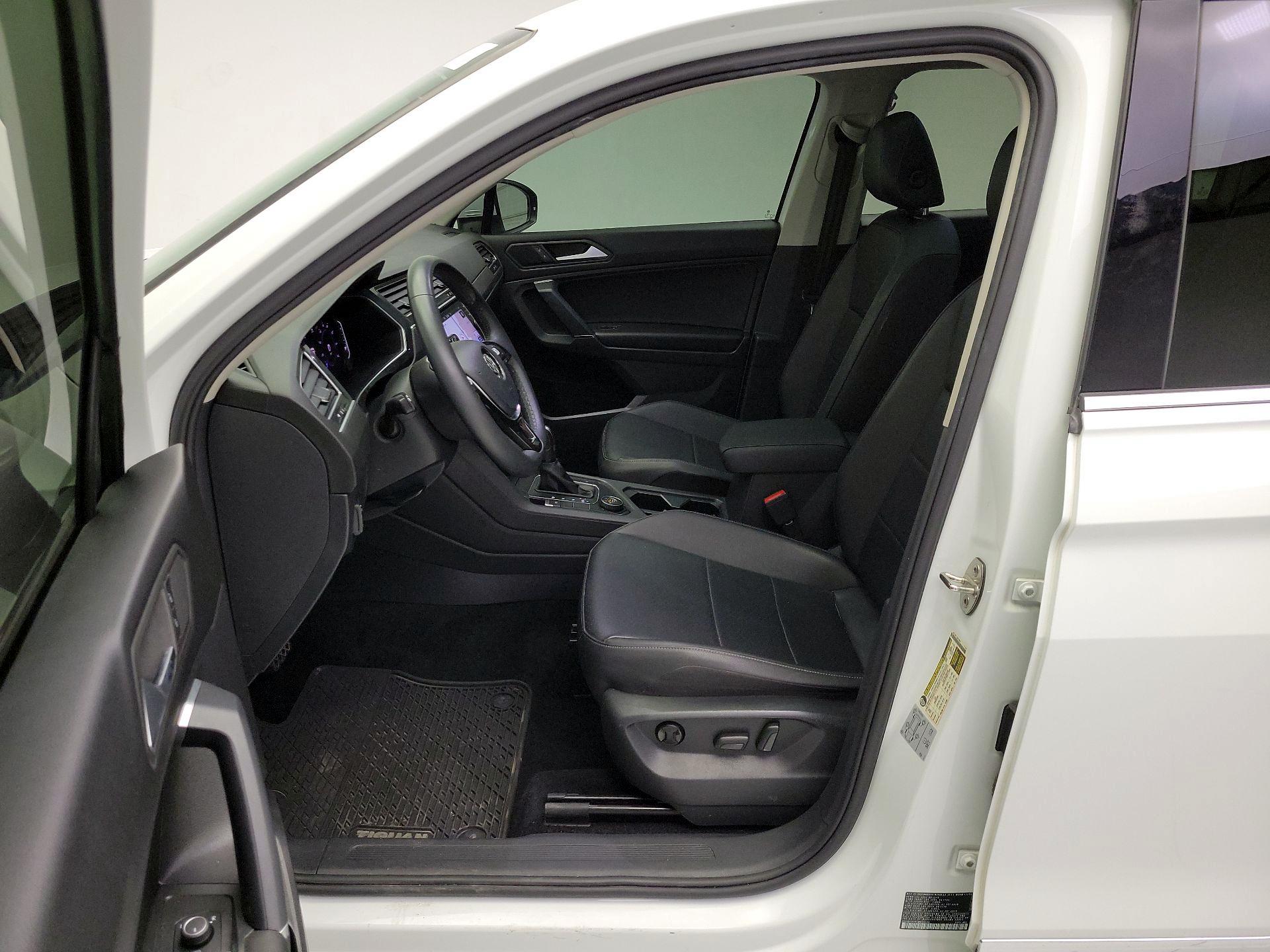 Thumbnail: 2020 Volkswagen Tiguan - 11