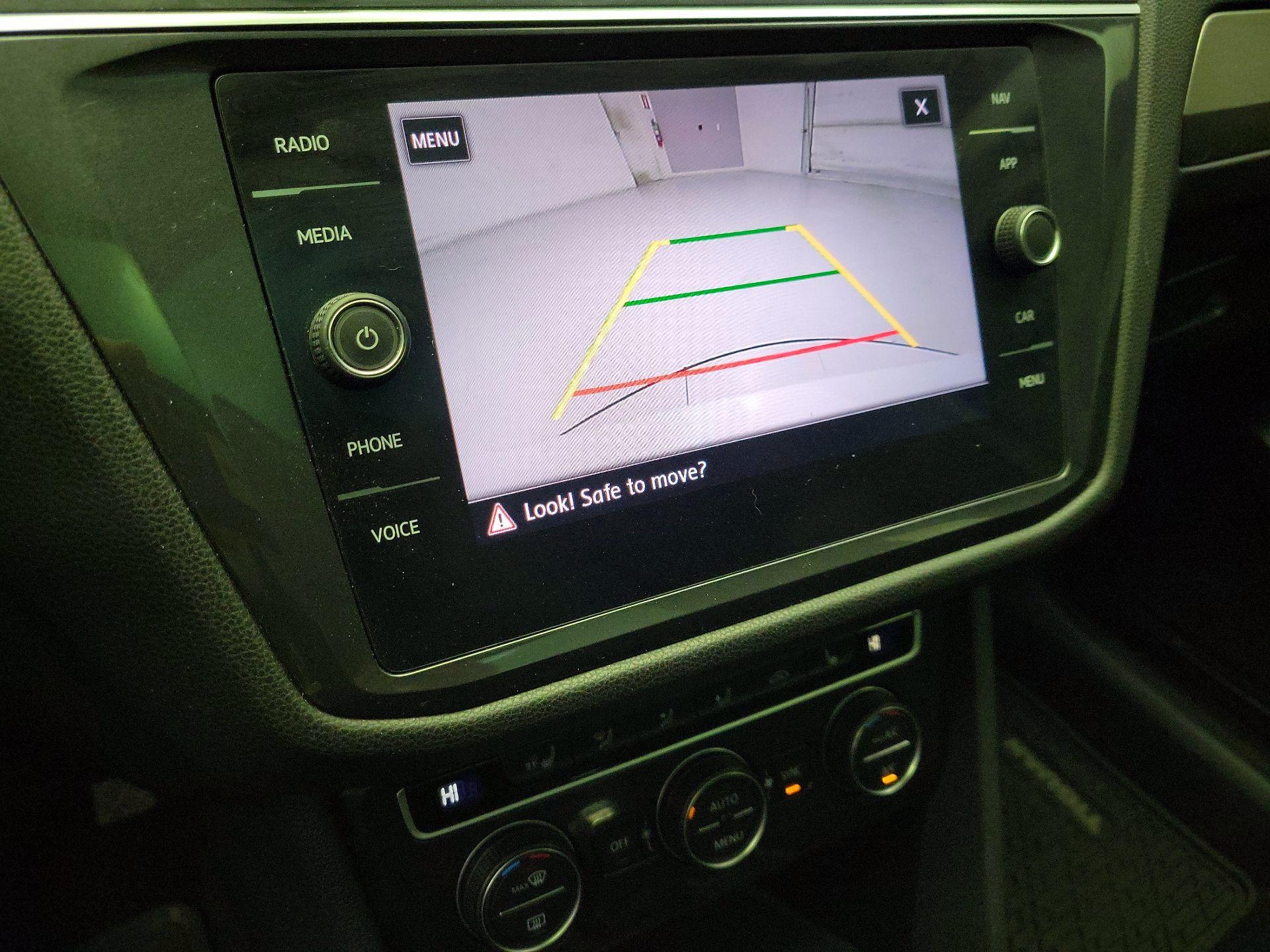 Thumbnail: 2020 Volkswagen Tiguan - 15