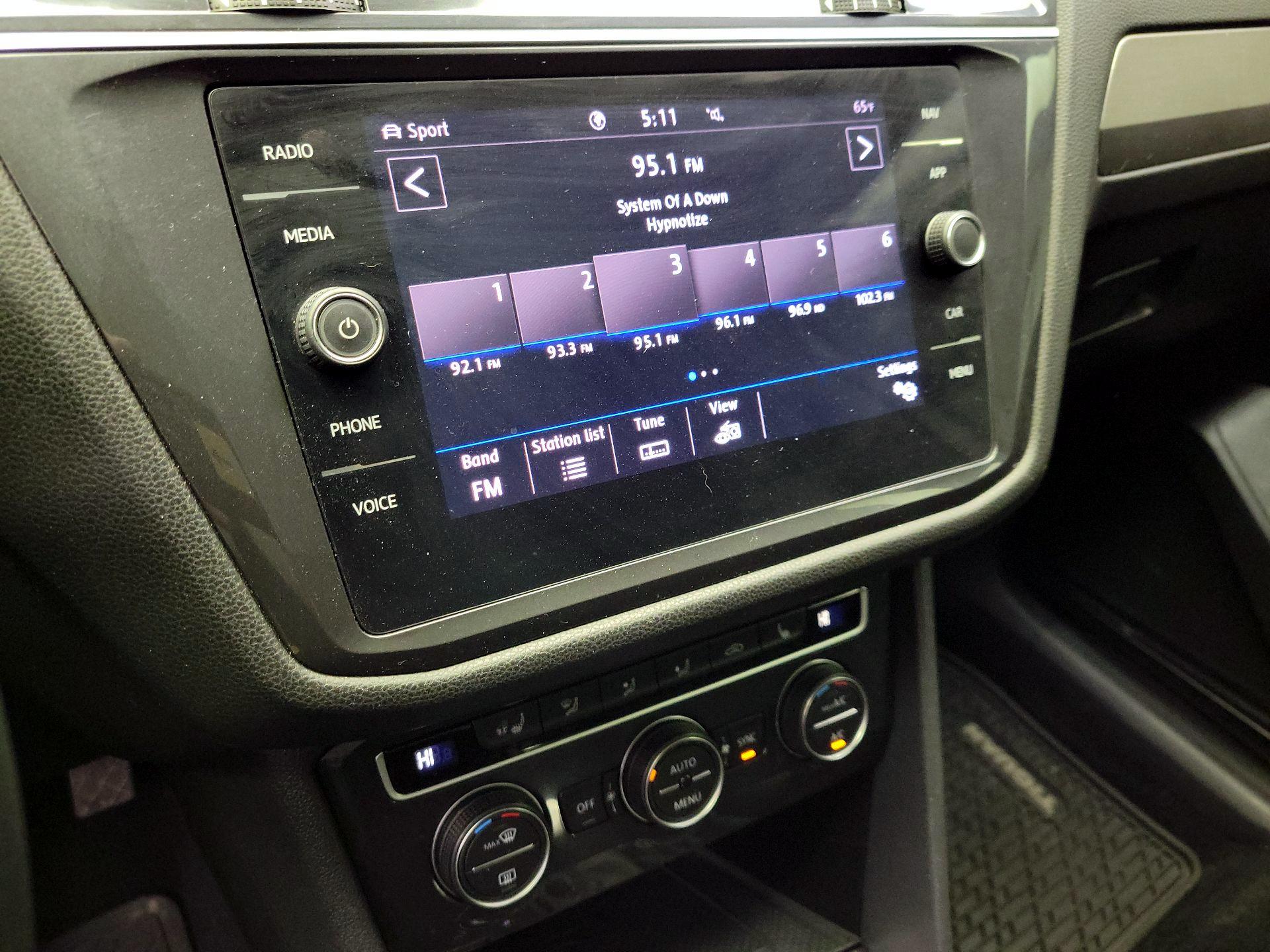 Thumbnail: 2020 Volkswagen Tiguan - 16