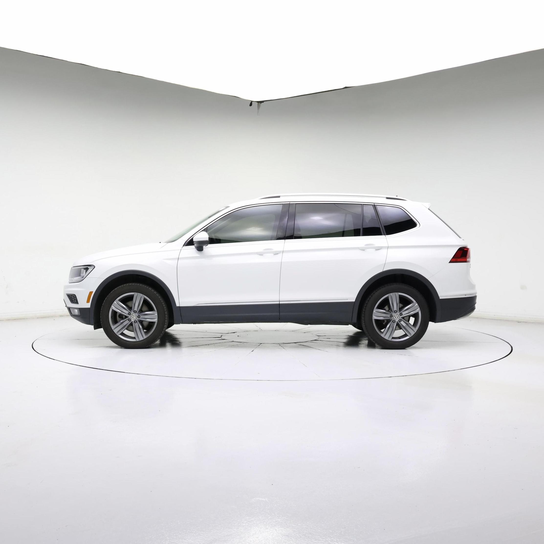 Thumbnail: 2020 Volkswagen Tiguan - 3