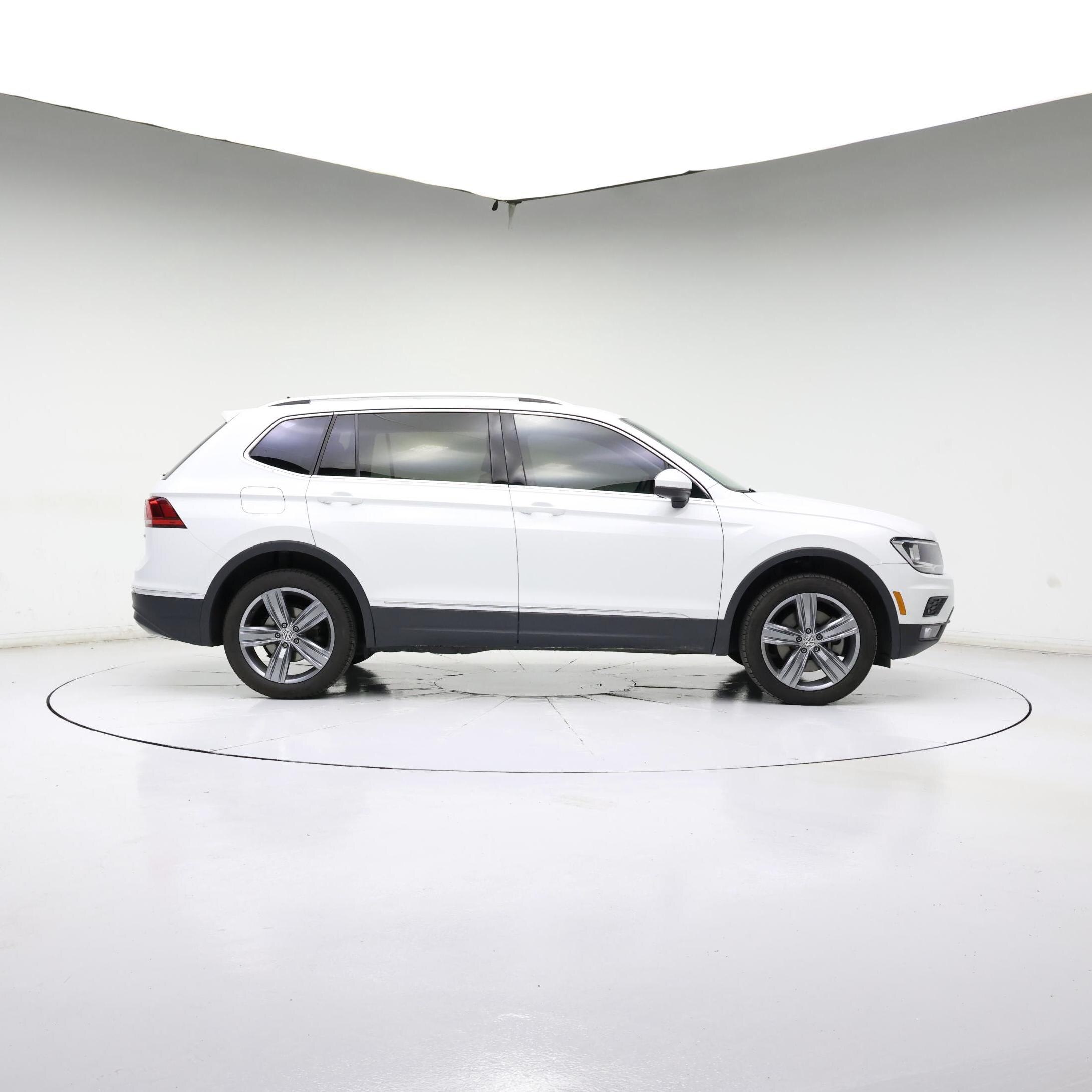 Thumbnail: 2020 Volkswagen Tiguan - 7