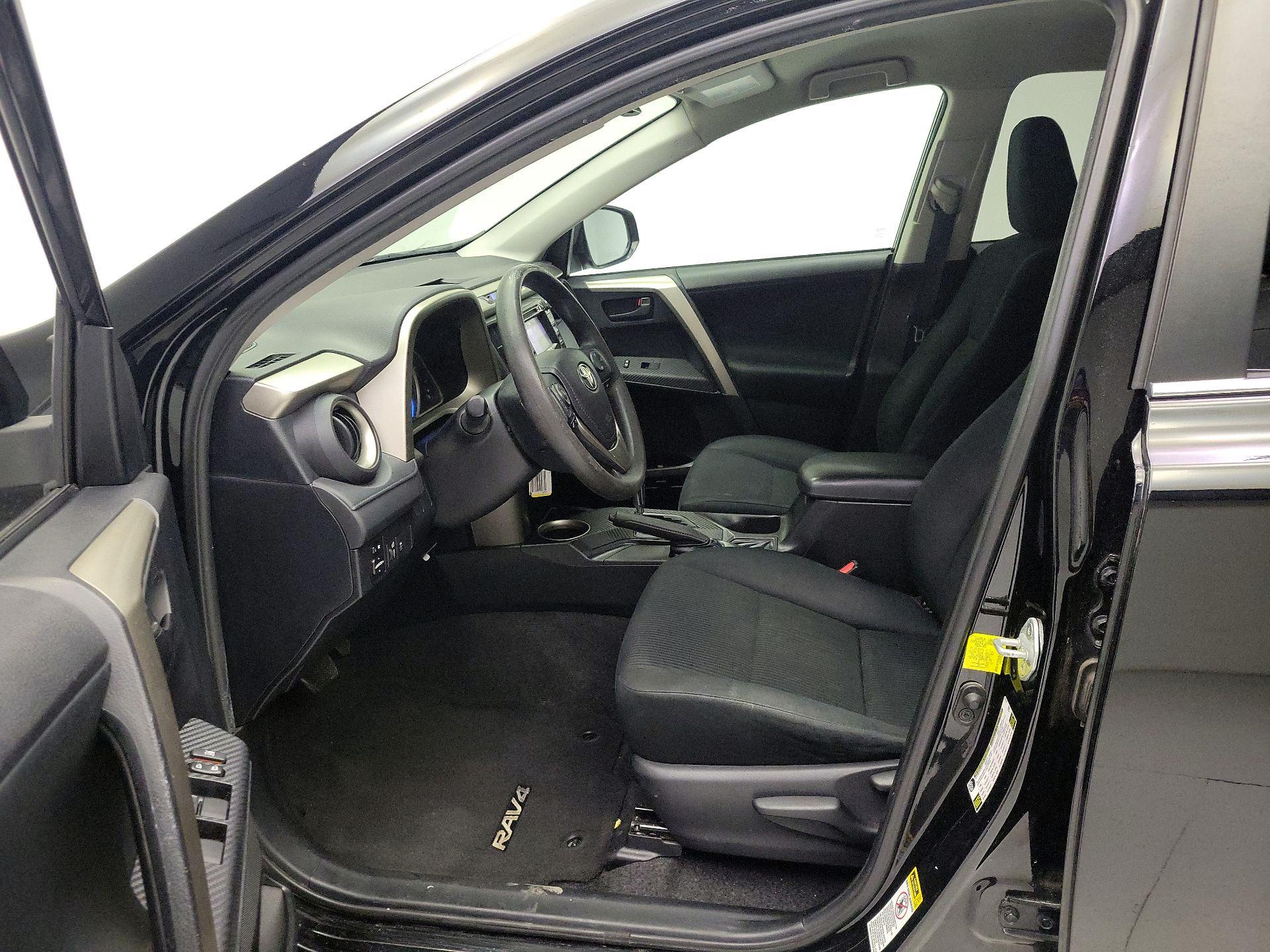 Thumbnail: 2015 Toyota RAV4 - 11