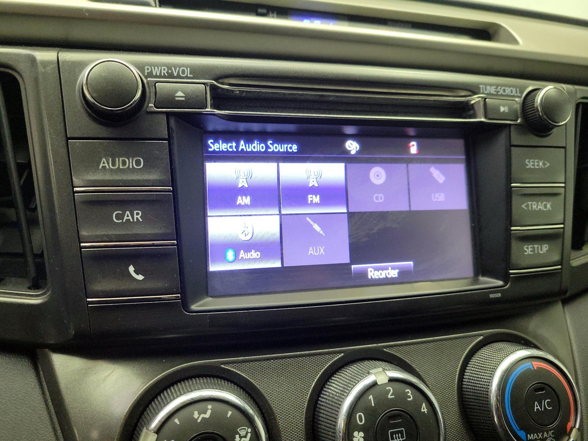 Thumbnail: 2015 Toyota RAV4 - 14