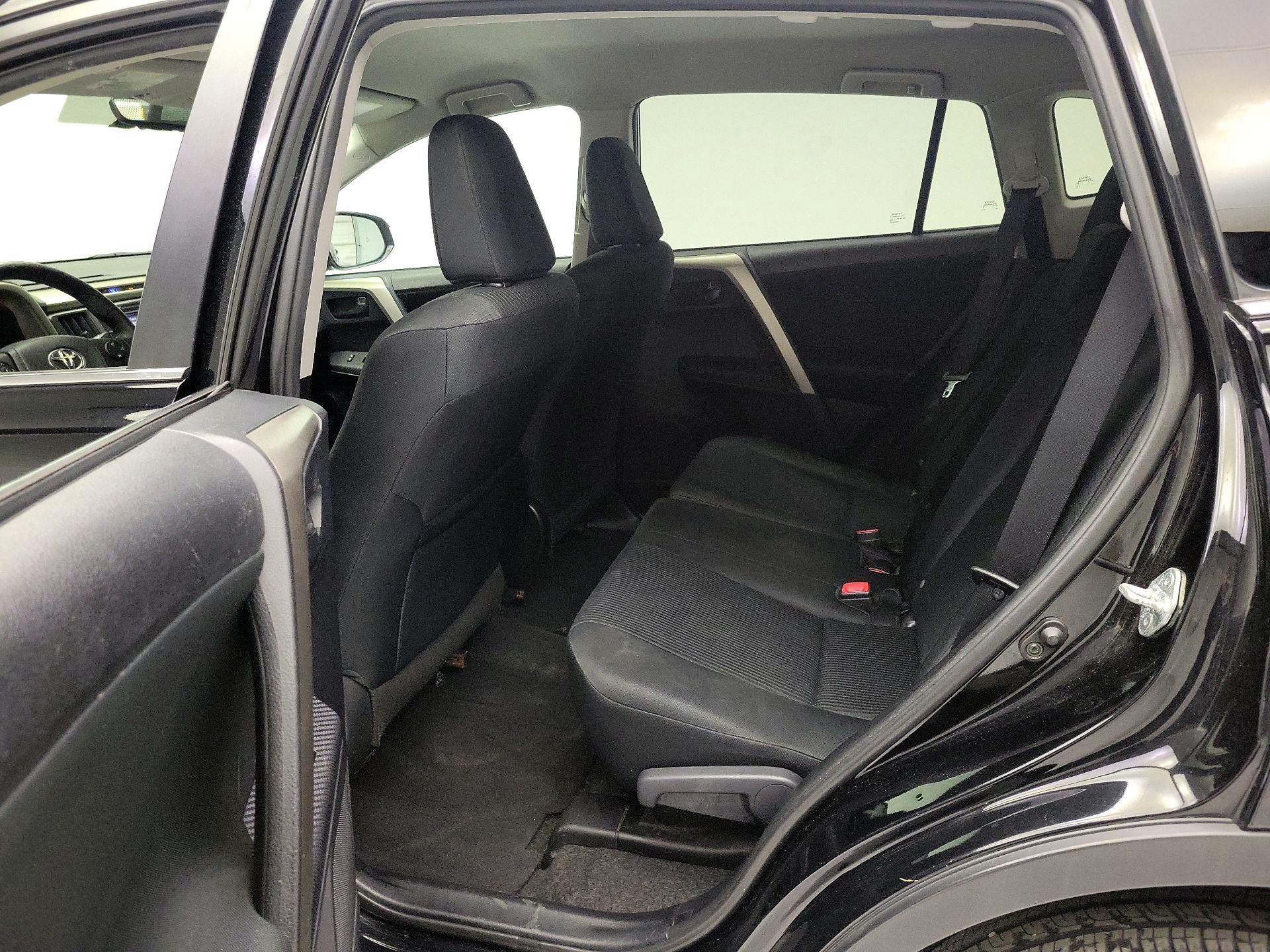 Thumbnail: 2015 Toyota RAV4 - 18