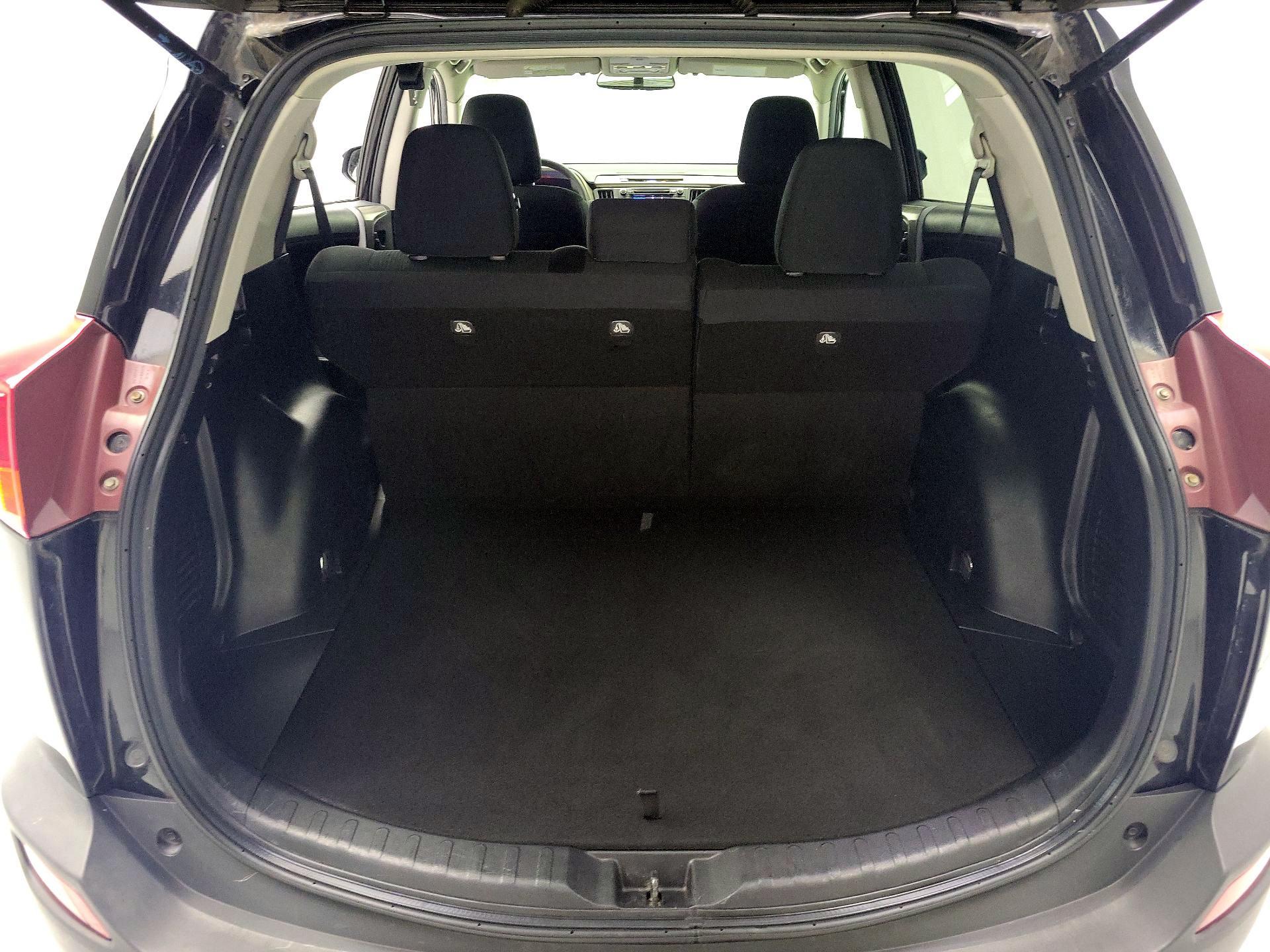 Thumbnail: 2015 Toyota RAV4 - 19