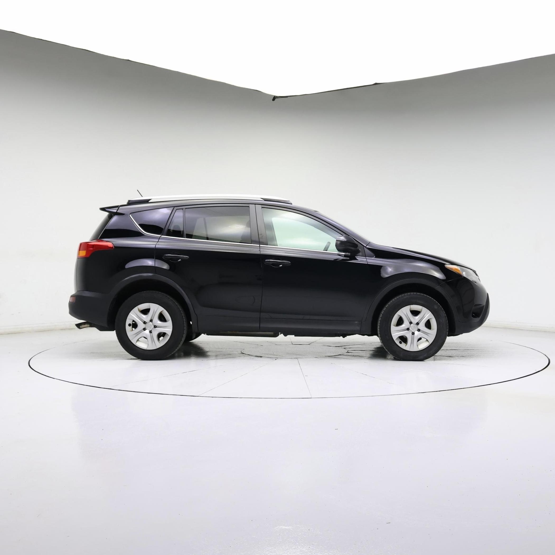 Thumbnail: 2015 Toyota RAV4 - 7