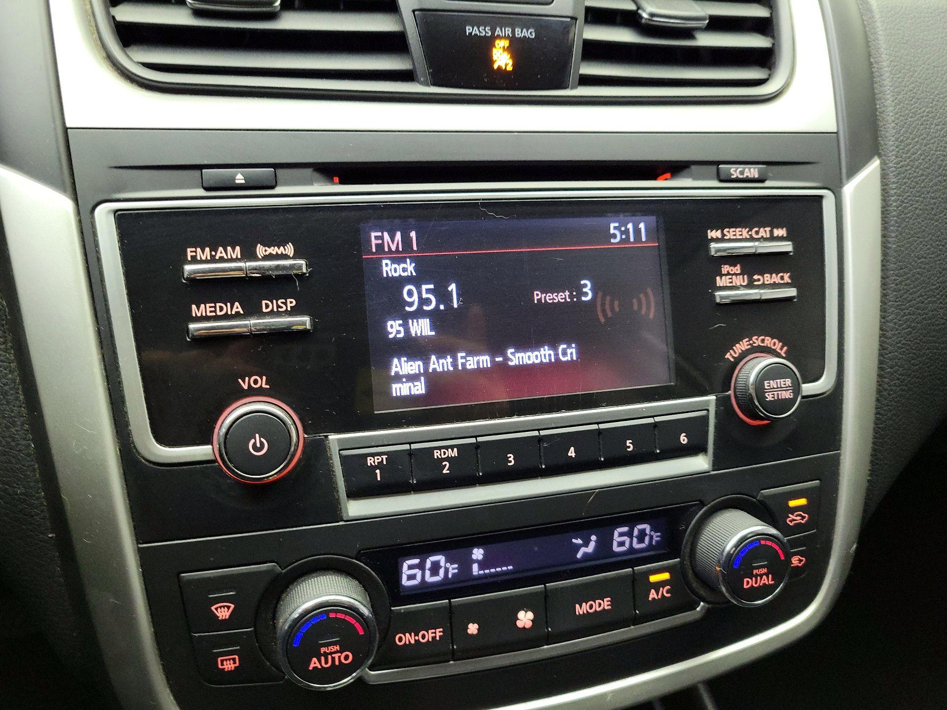 Thumbnail: 2017 Nissan Altima - 15