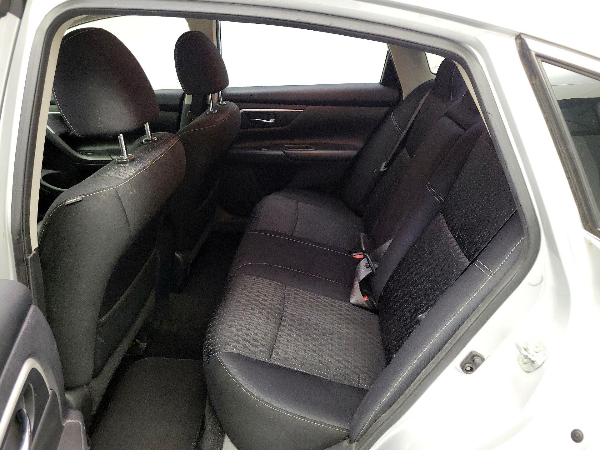 Thumbnail: 2017 Nissan Altima - 19