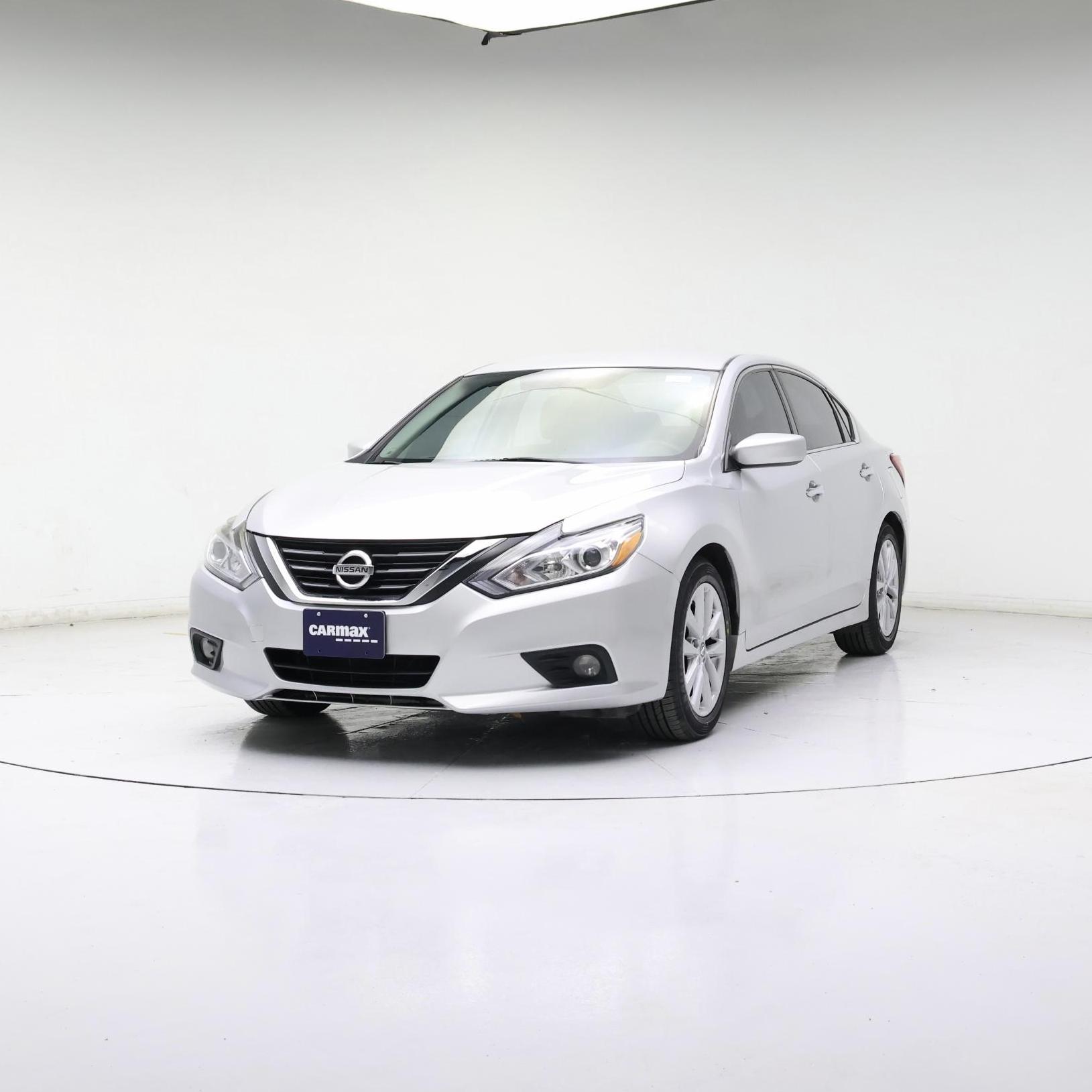 Thumbnail: 2017 Nissan Altima - 4