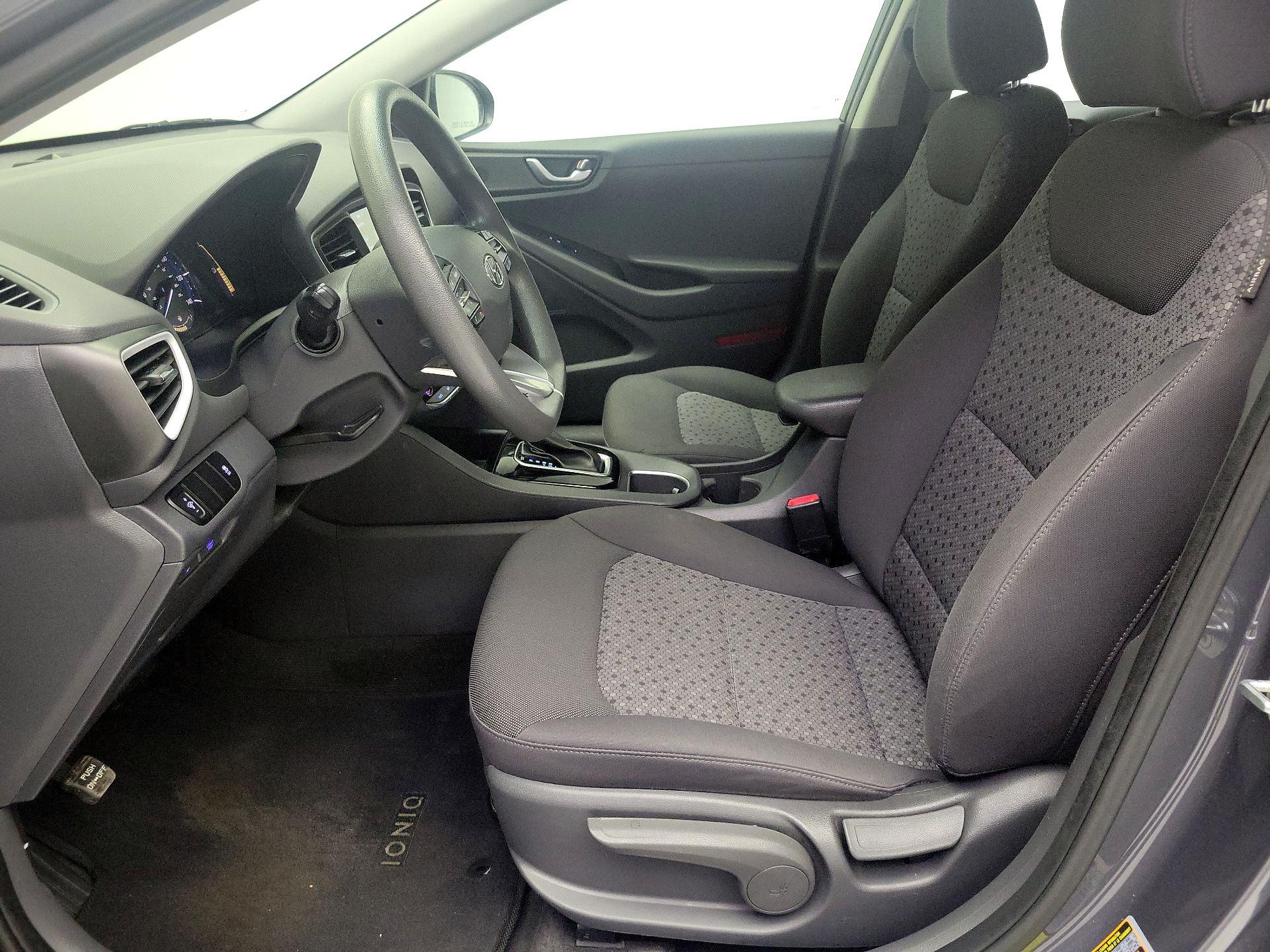 Thumbnail: 2018 Hyundai Ioniq - 11