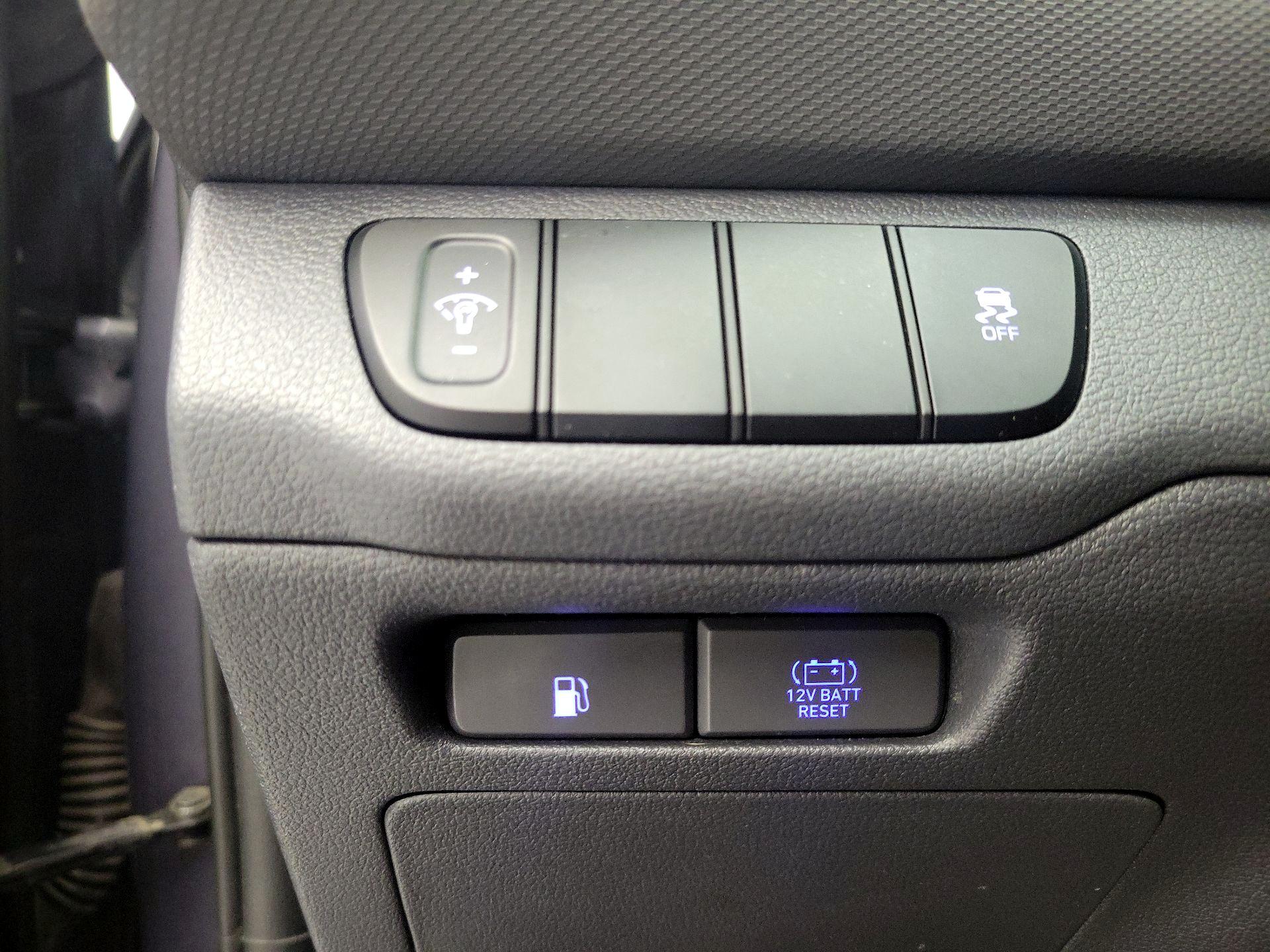 Thumbnail: 2018 Hyundai Ioniq - 13