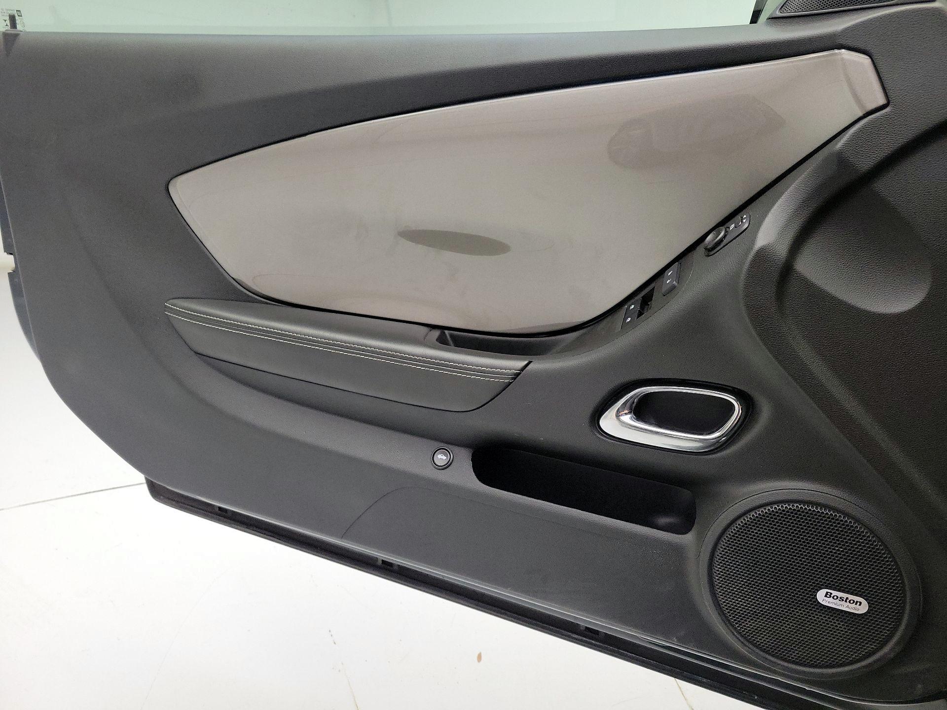 Thumbnail: 2014 Chevrolet Camaro - 12