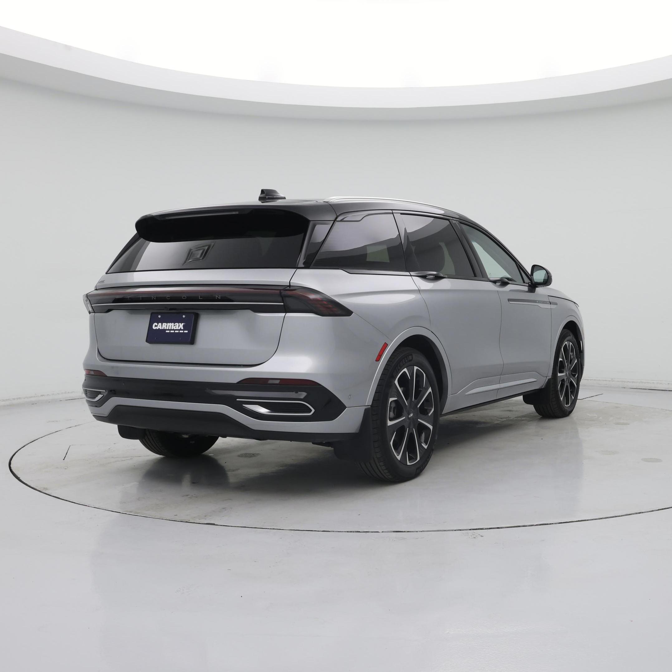 Thumbnail: 2024 Lincoln Nautilus - 8