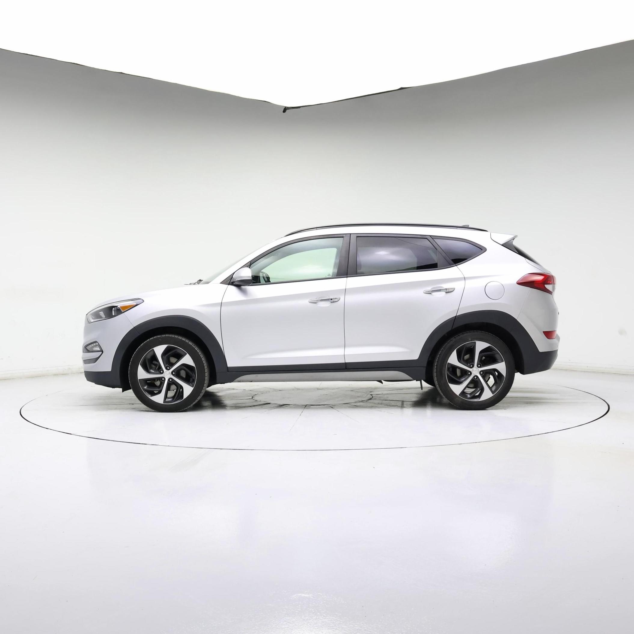 Thumbnail: 2017 Hyundai Tucson - 3