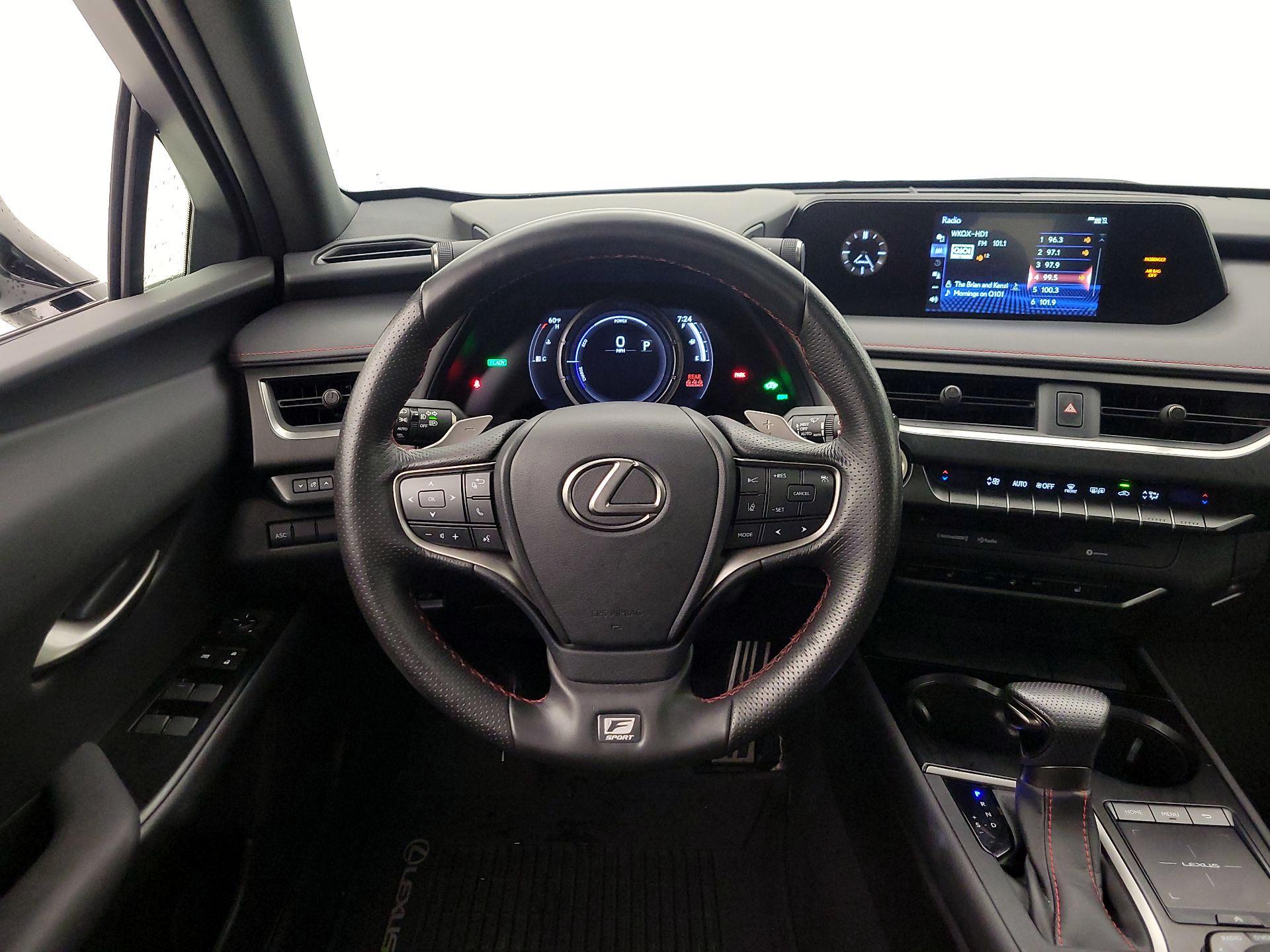 Thumbnail: 2020 Lexus UX - 10