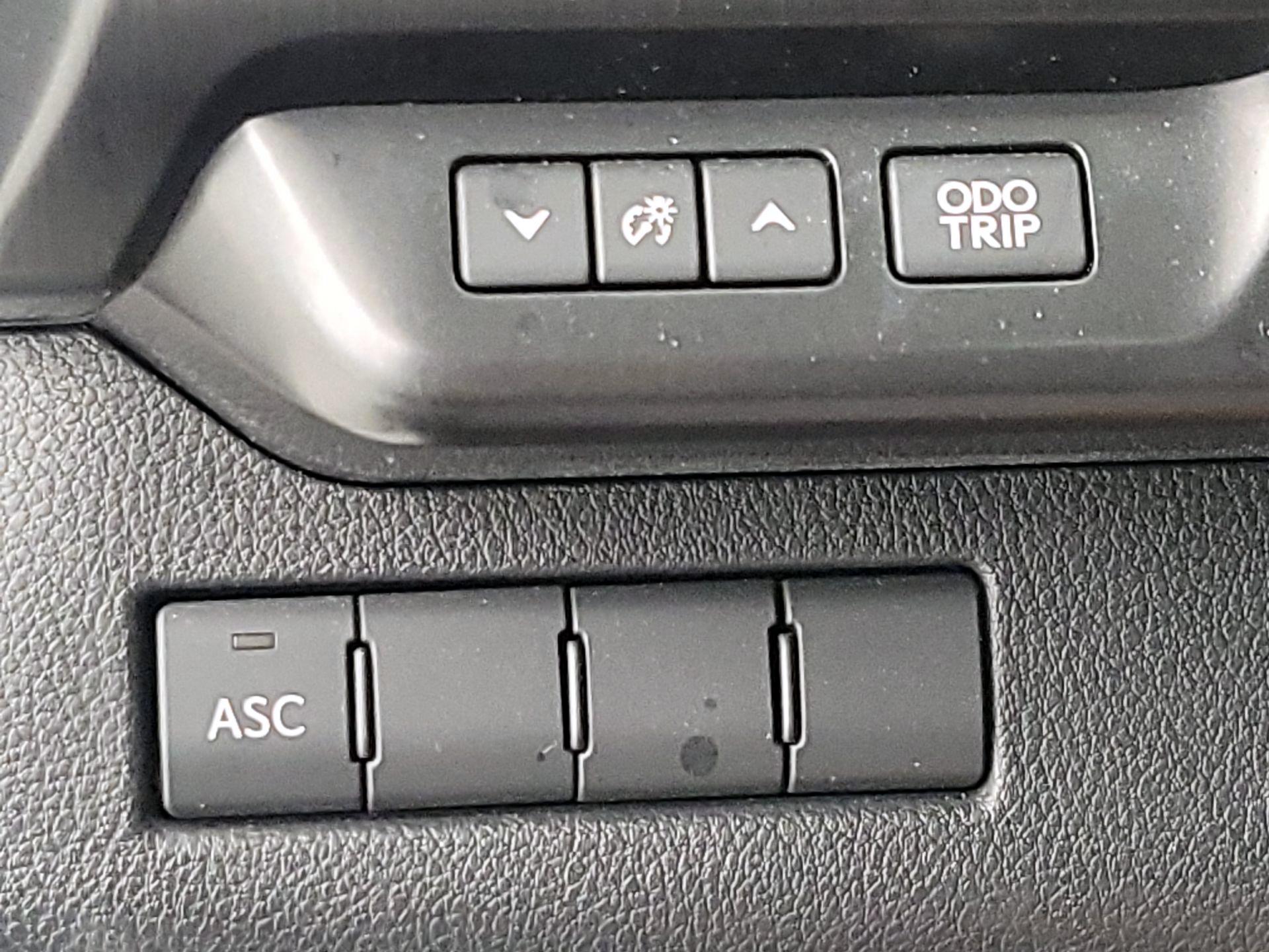 Thumbnail: 2020 Lexus UX - 13