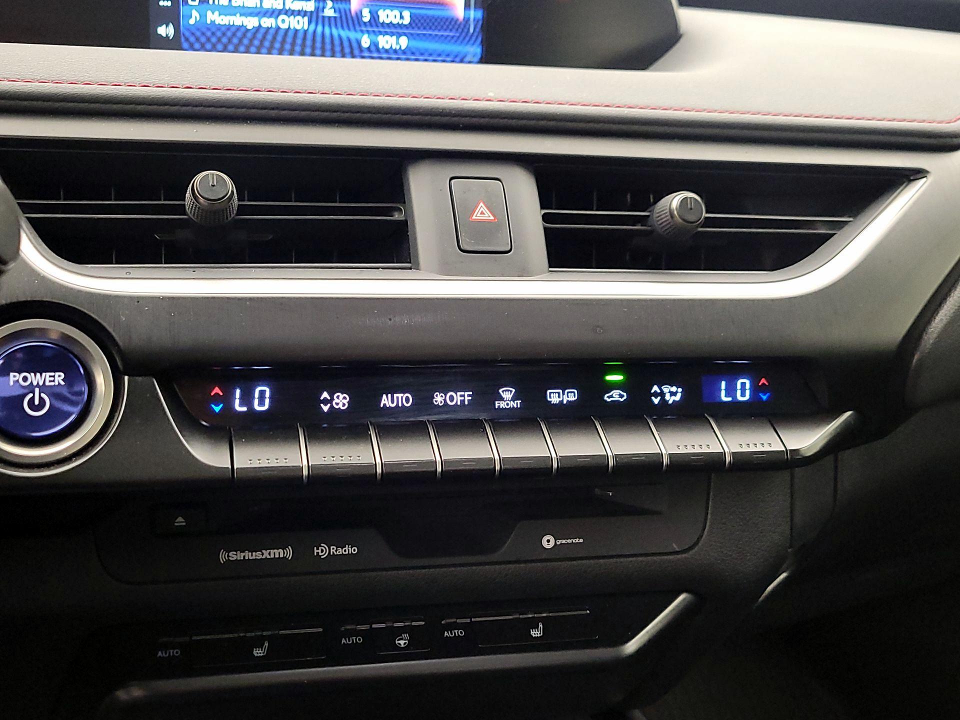 Thumbnail: 2020 Lexus UX - 16