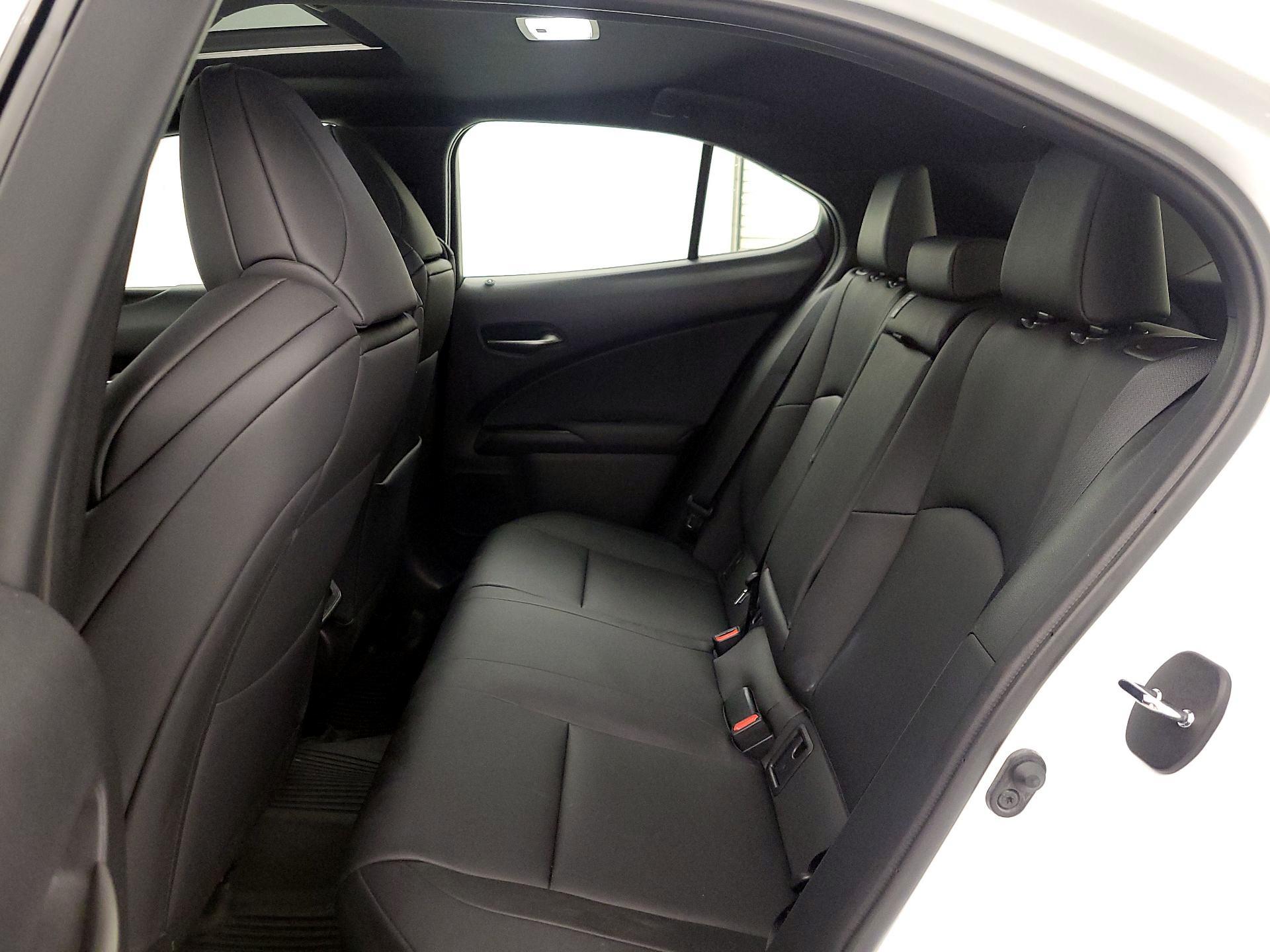 Thumbnail: 2020 Lexus UX - 20