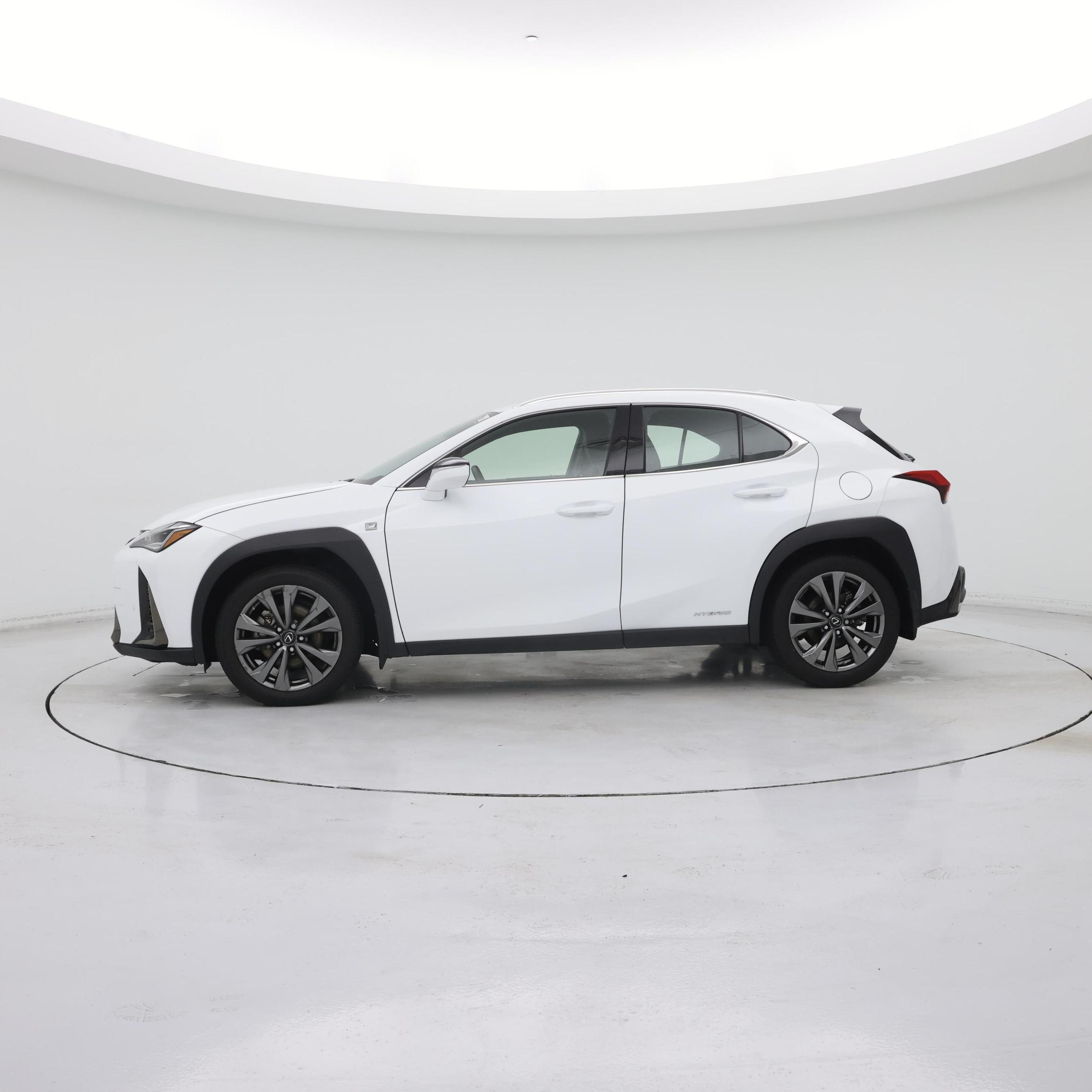 Thumbnail: 2020 Lexus UX - 3