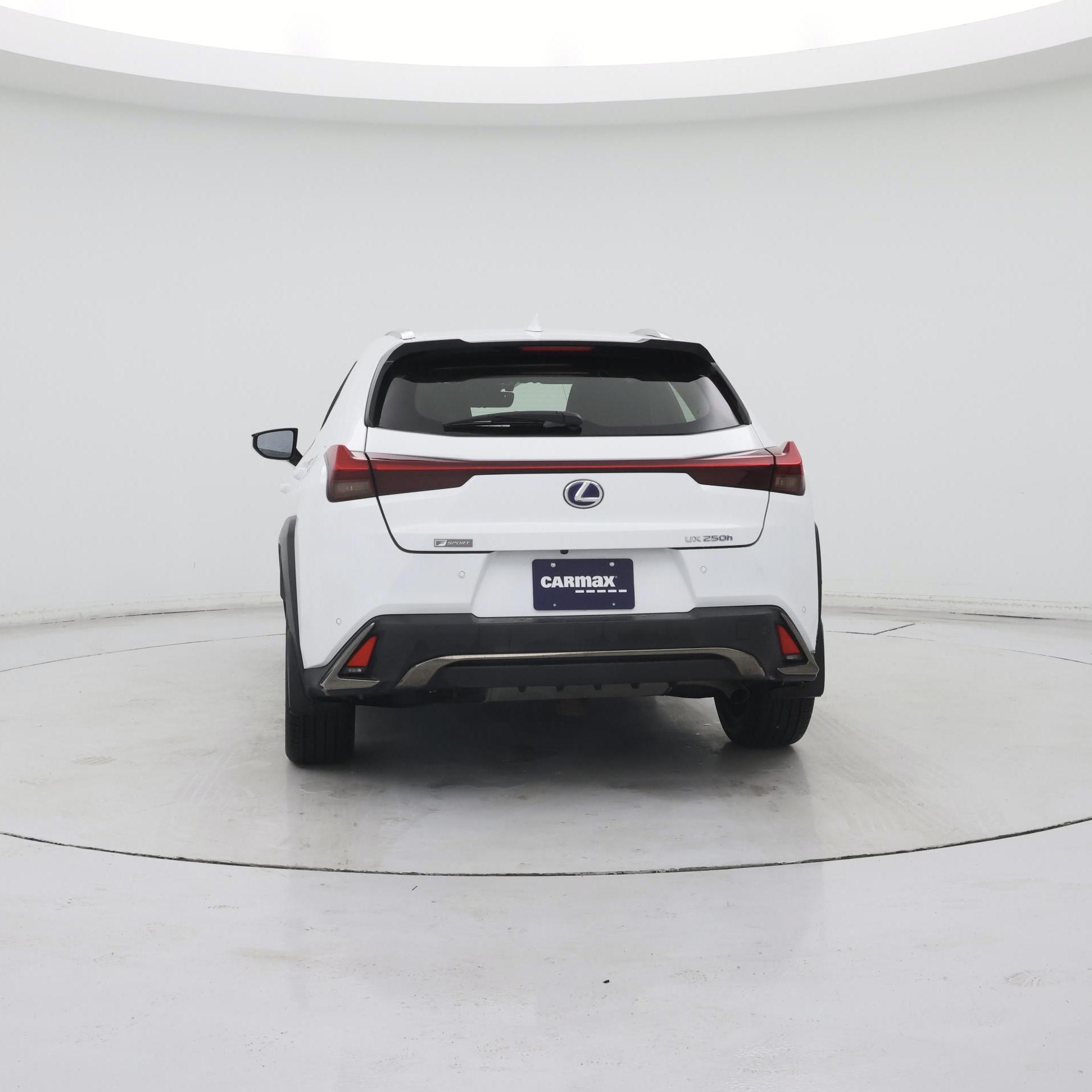 Thumbnail: 2020 Lexus UX - 6