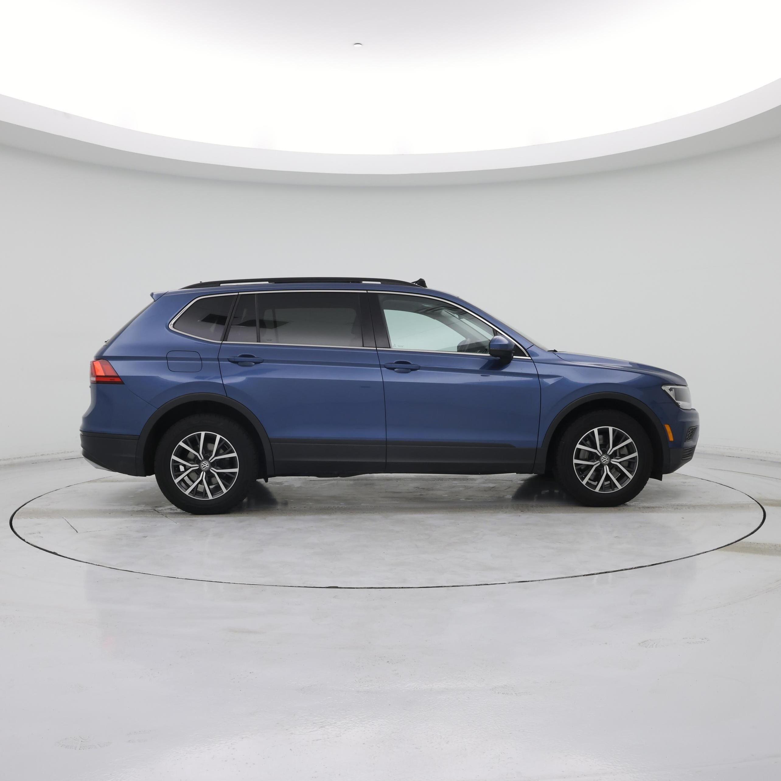 Thumbnail: 2019 Volkswagen Tiguan - 7