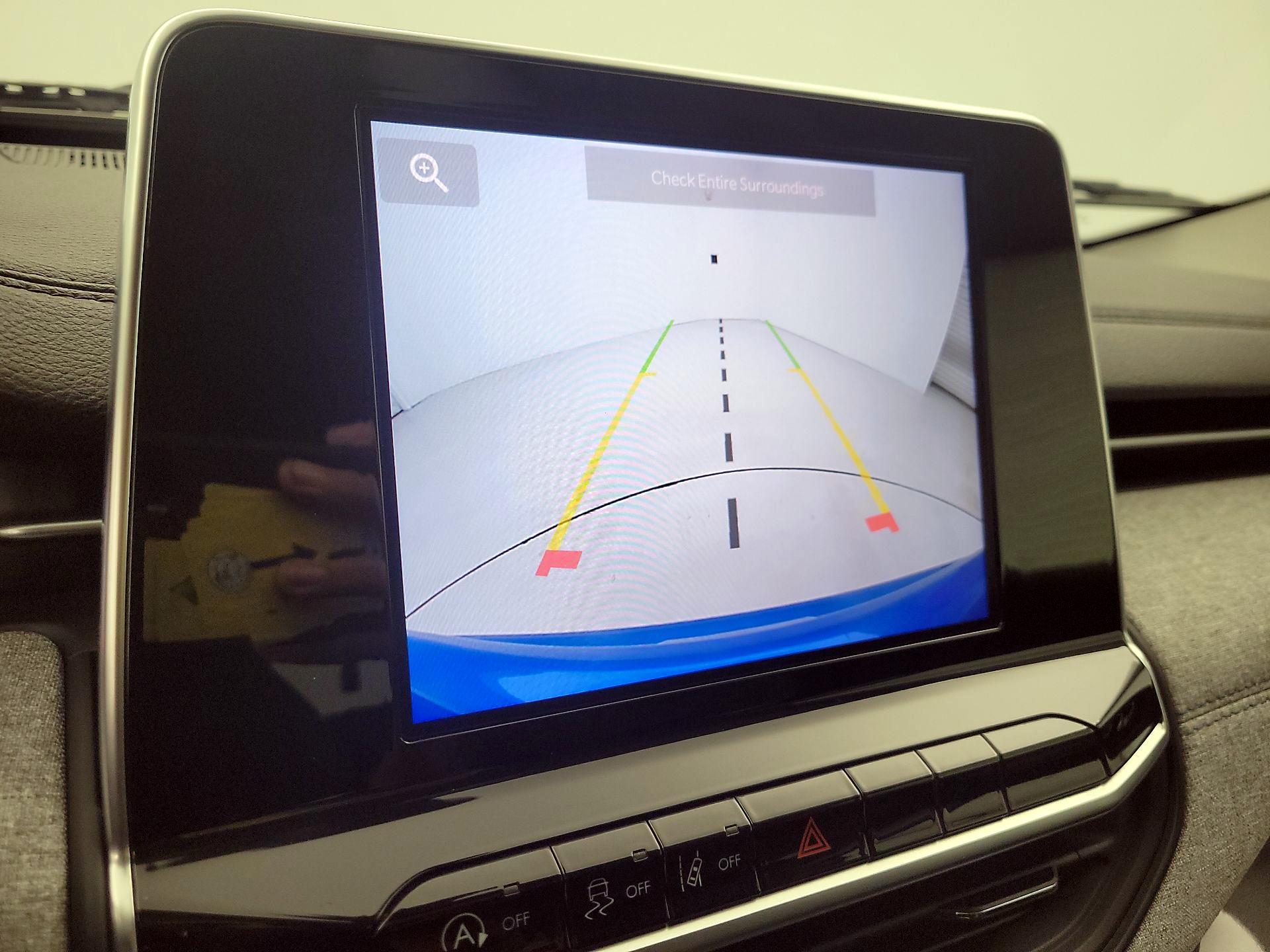 Thumbnail: 2022 Jeep Compass - 14