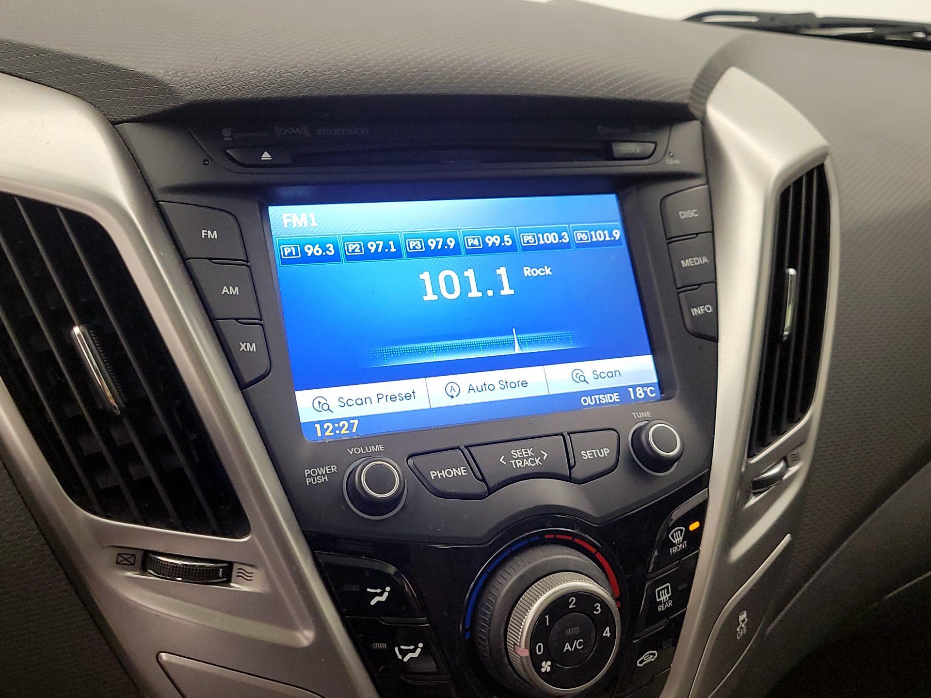 Thumbnail: 2014 Hyundai Veloster - 15