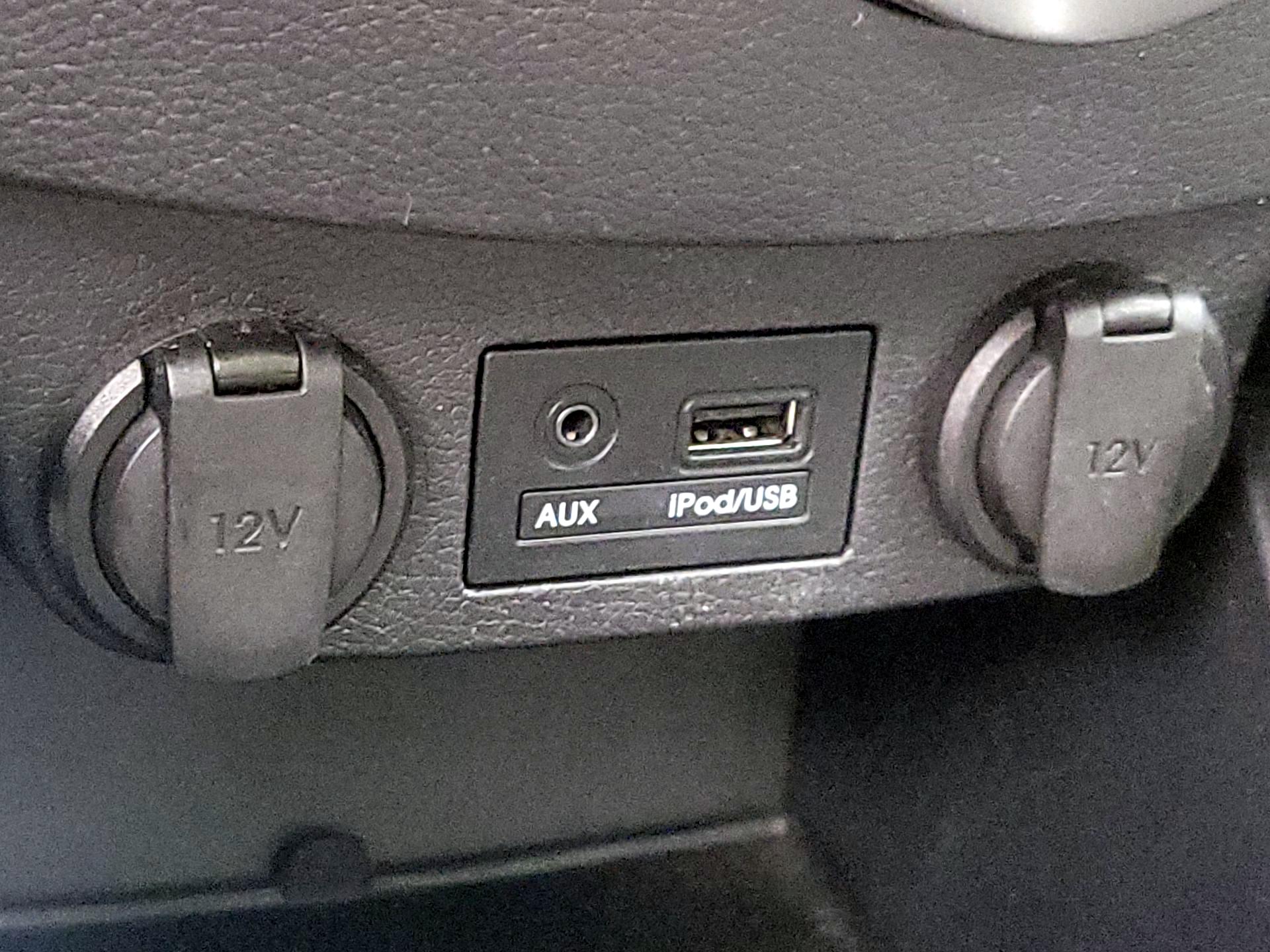 Thumbnail: 2014 Hyundai Veloster - 18