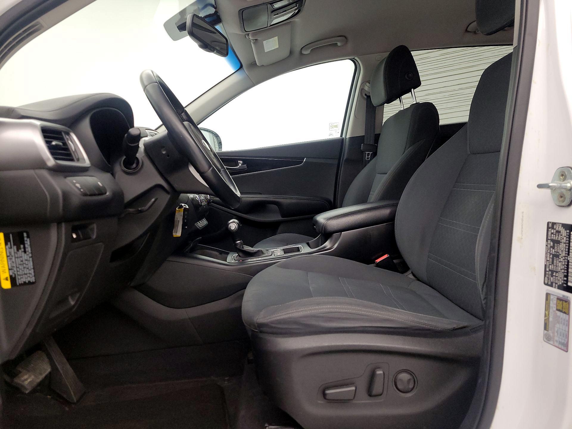 Thumbnail: 2017 Kia Sorento - 11