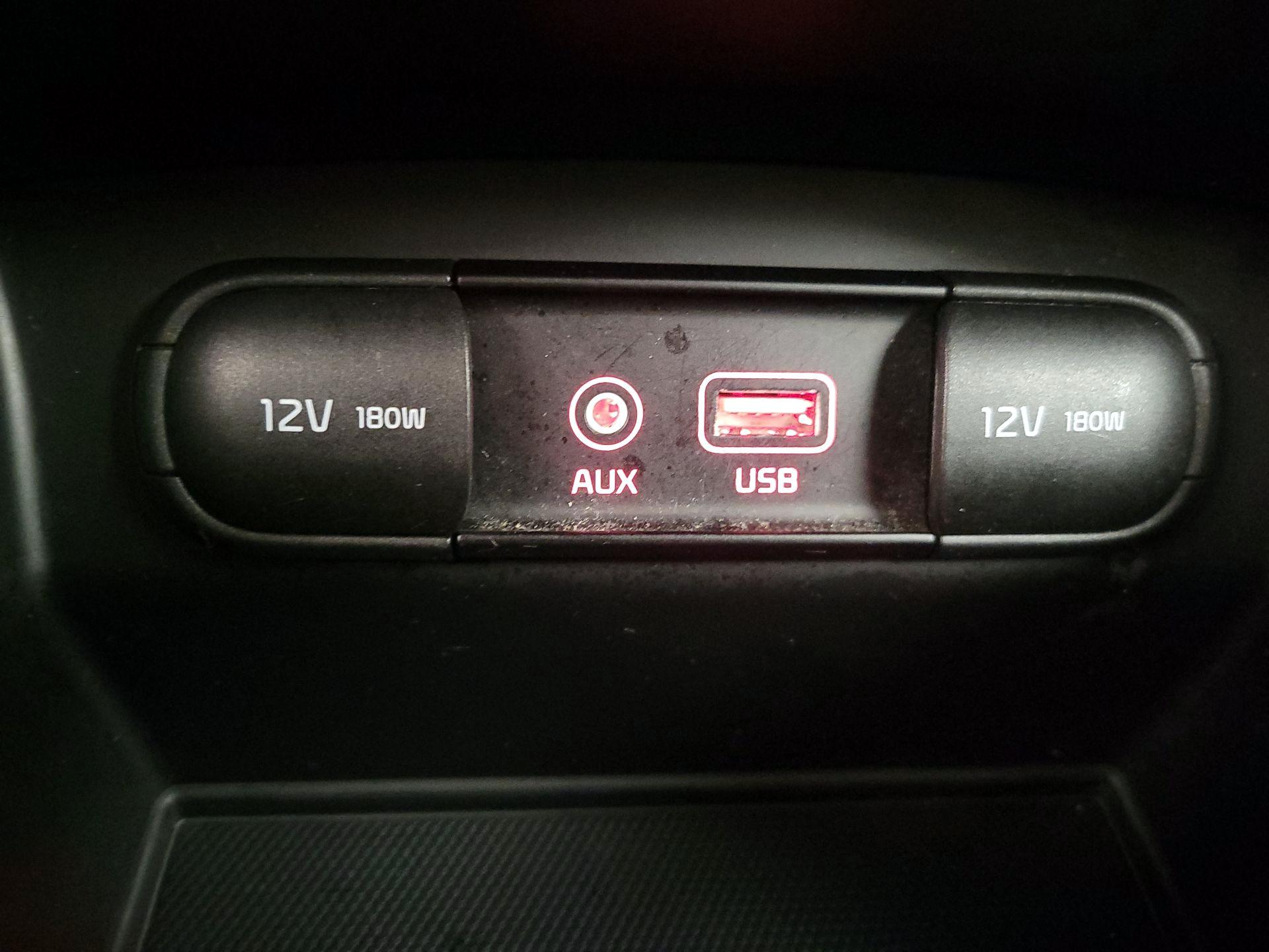 Thumbnail: 2017 Kia Sorento - 18