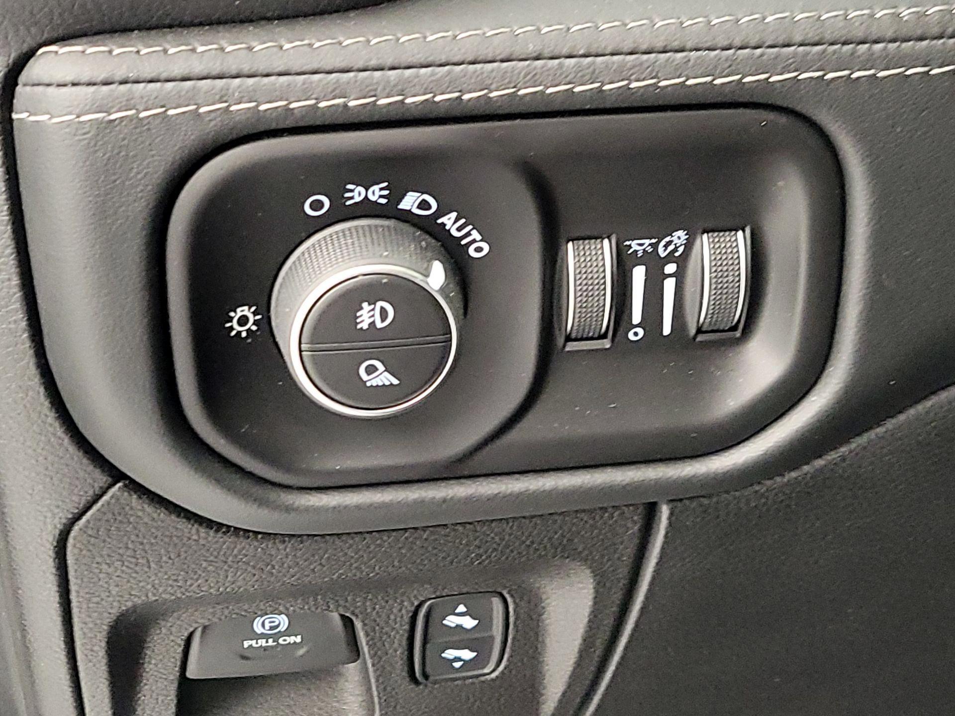 Thumbnail: 2019 RAM 1500 - 13