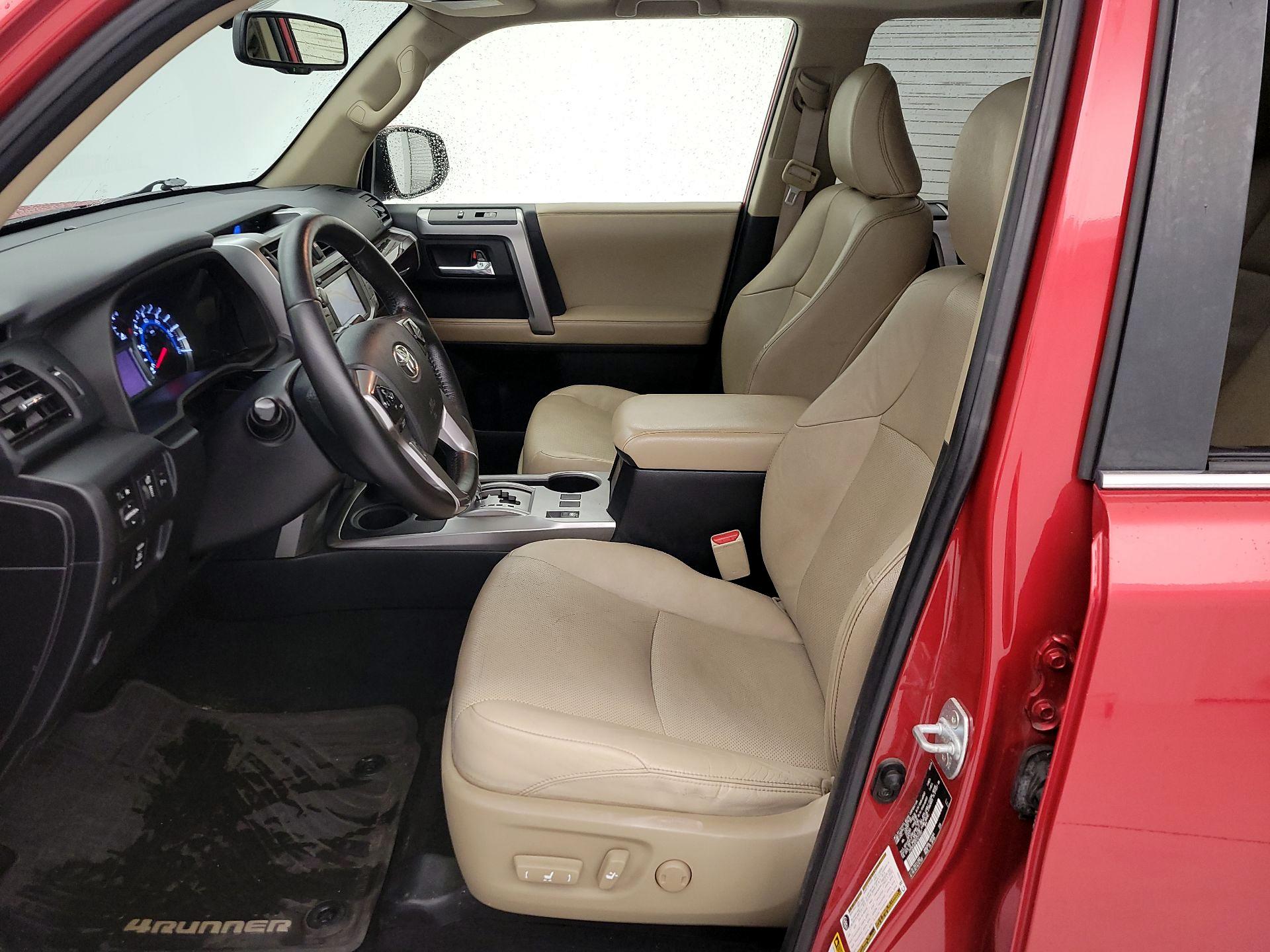 Thumbnail: 2015 Toyota 4Runner - 11