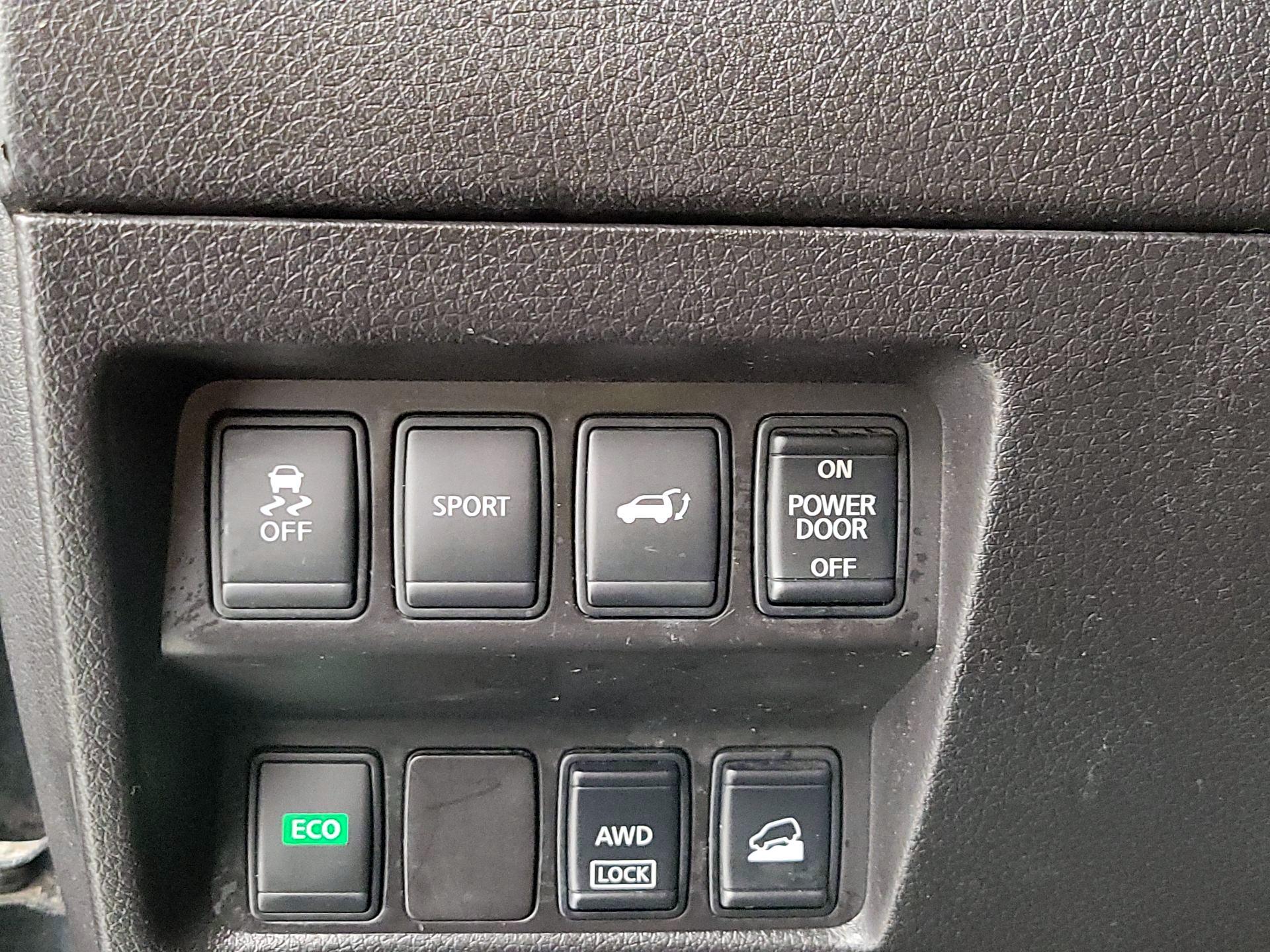 Thumbnail: 2015 Nissan Rogue - 13