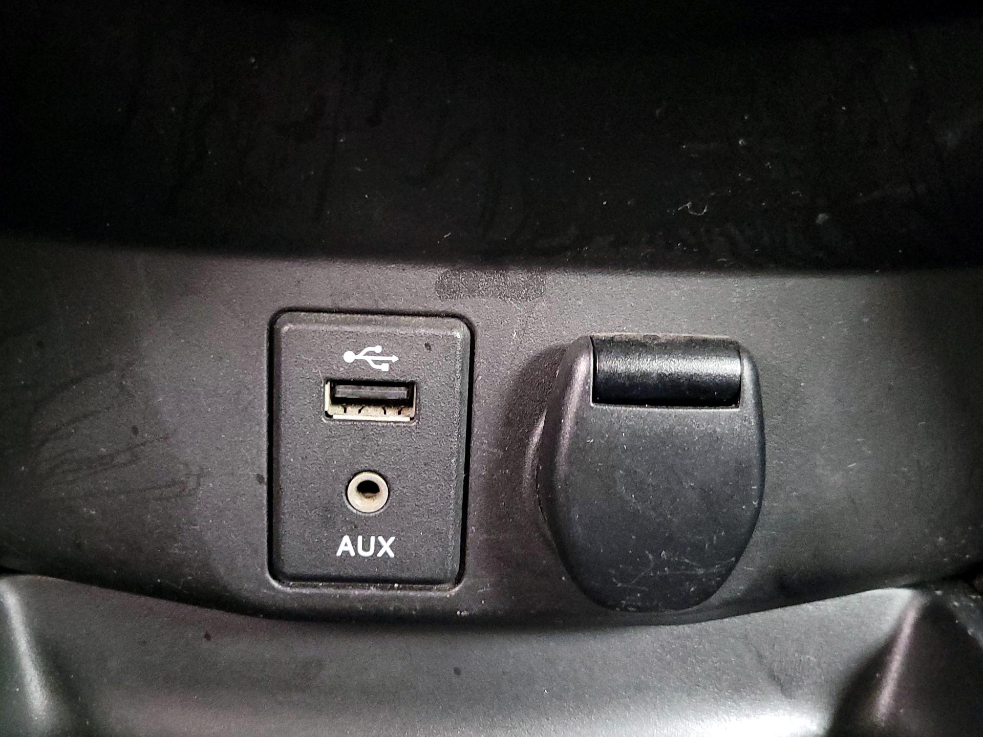 Thumbnail: 2015 Nissan Rogue - 19