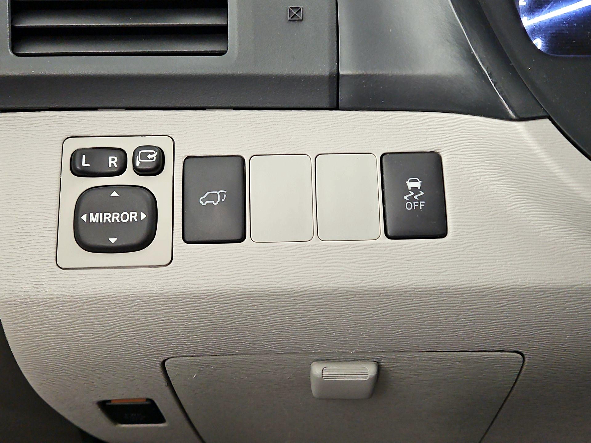 Thumbnail: 2014 Toyota Venza - 13