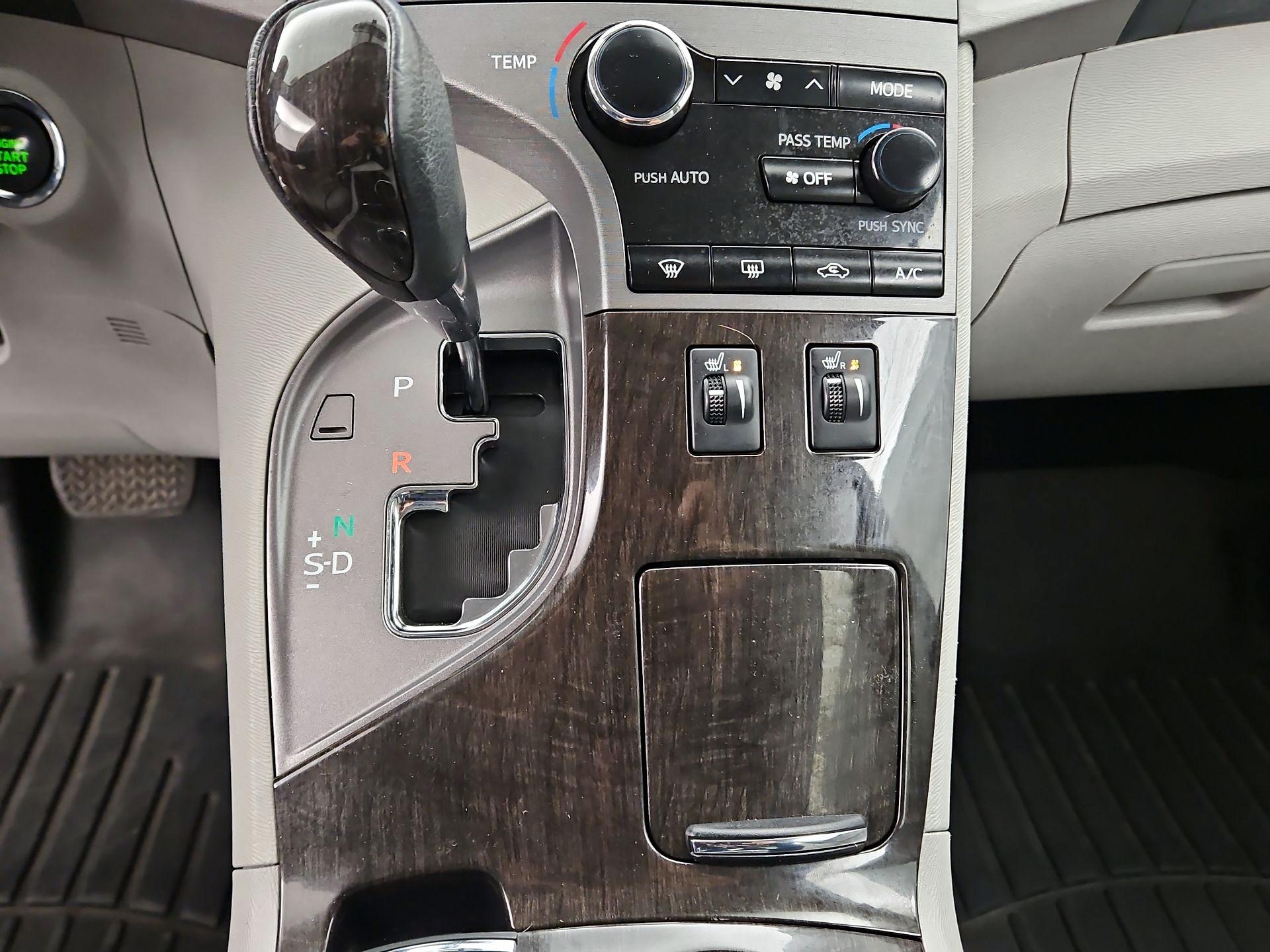 Thumbnail: 2014 Toyota Venza - 17